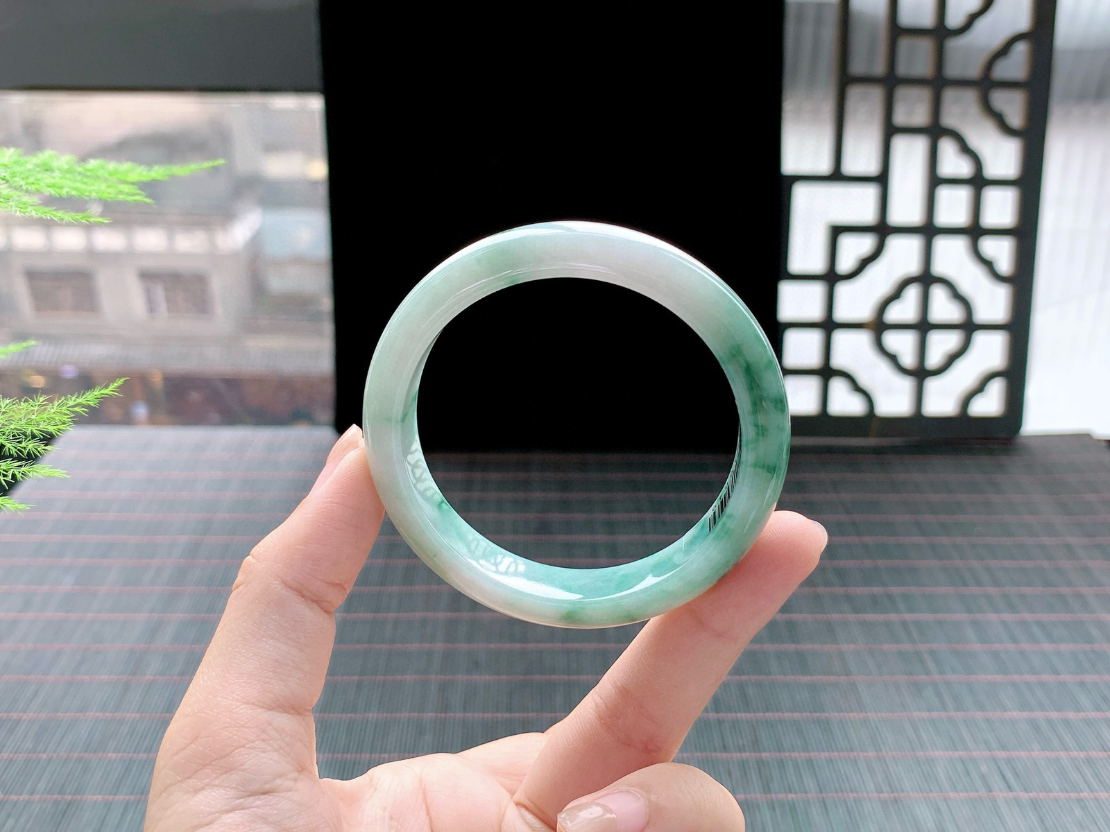 飘花正圈
尺寸：54-12.4-7.7