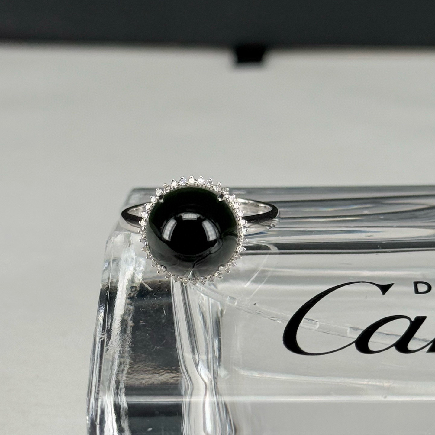 精品18k墨翠蛋面女戒 种好色正 黑度极好 打灯通透 尺寸10.7