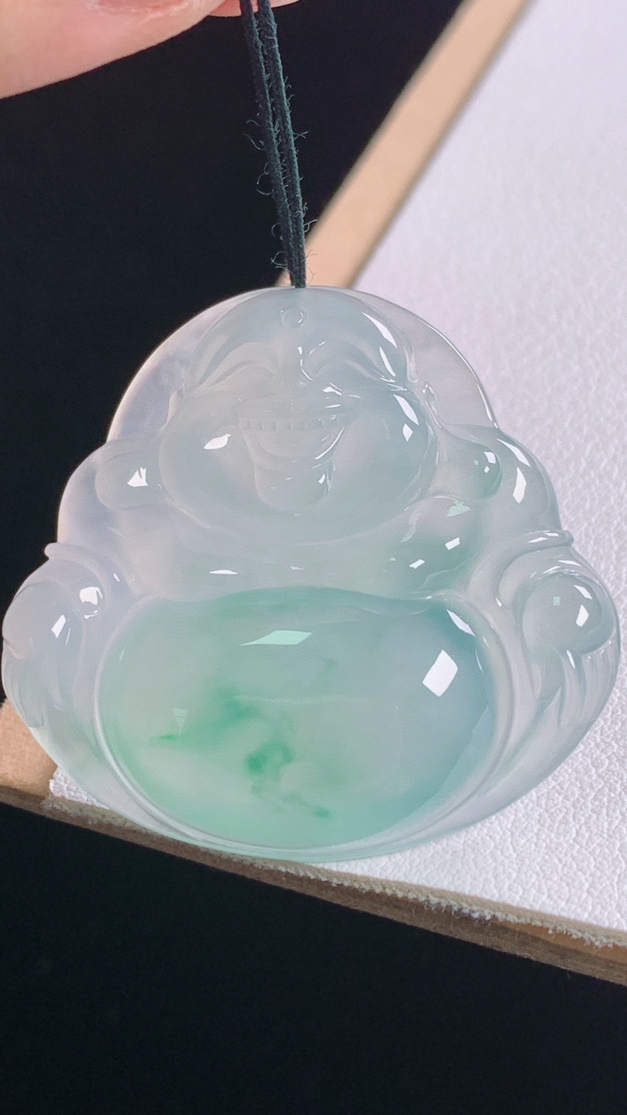 冰飘花佛公
花色灵动，清爽细腻
尺寸:32.7-35.1-6.2mm