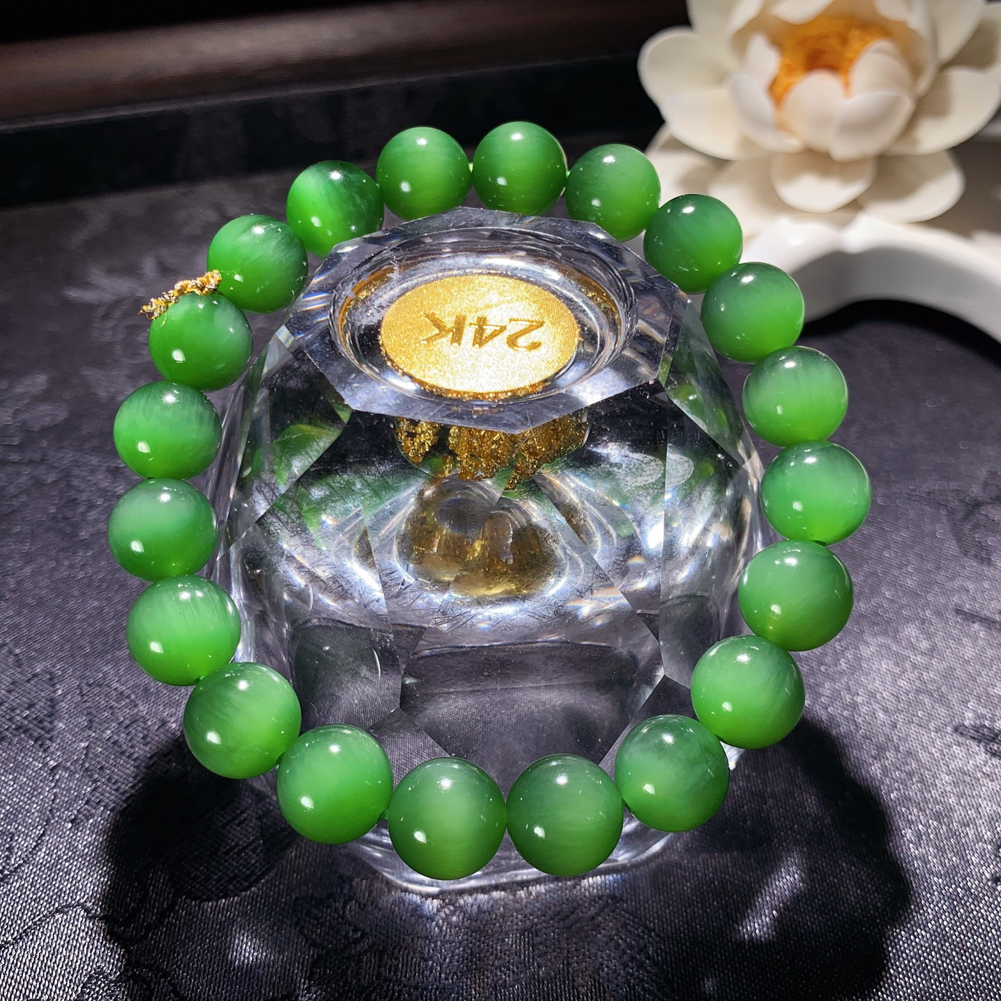 和田玉阳绿猫眼俄罗斯碧玉手串 单颗尺寸9！玉质细腻油润 底色纯净 脂粉好，品质好！lt260330