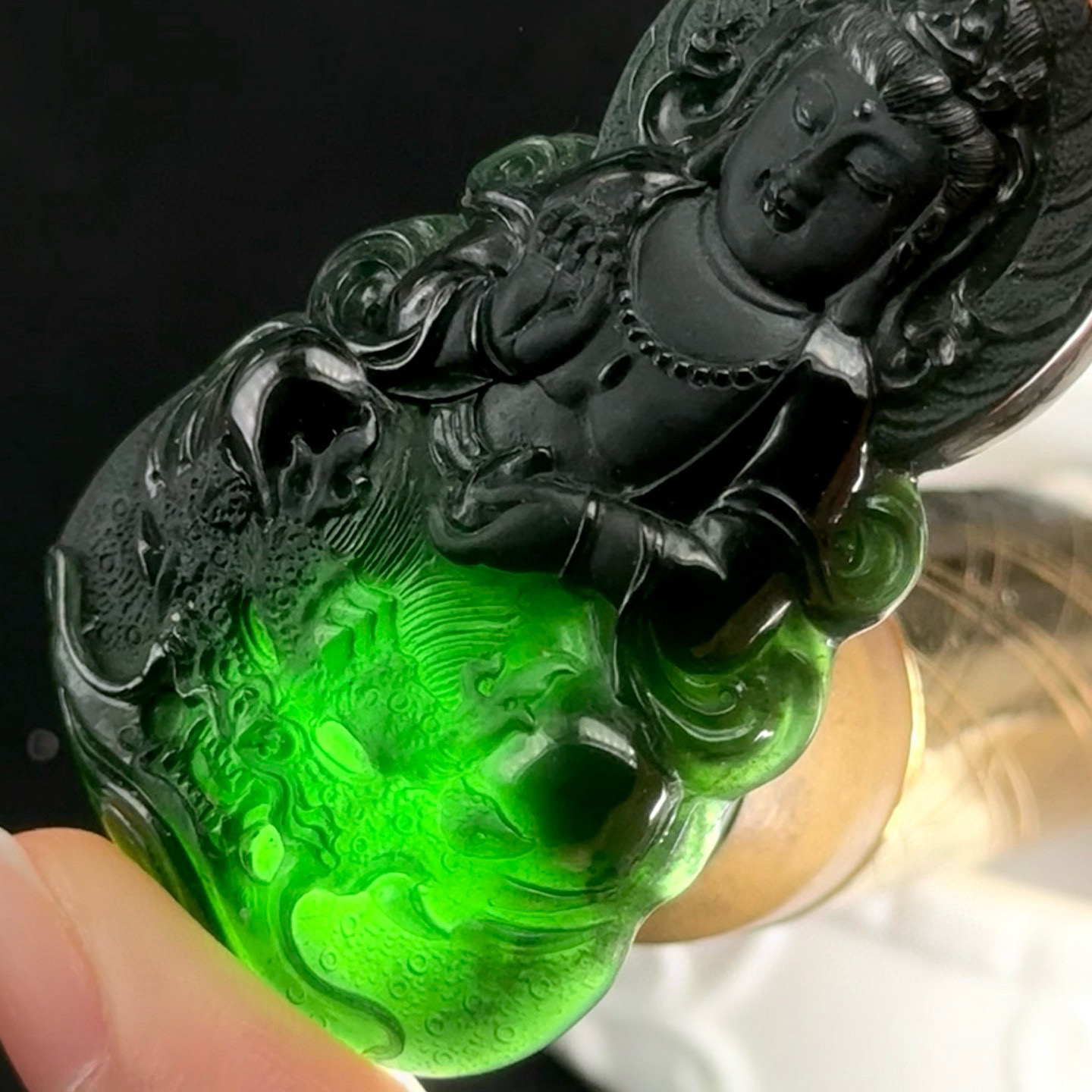 精品墨翠乘龙观音 种好色正 黑度好 打灯通透 油性十足 尺寸56.2