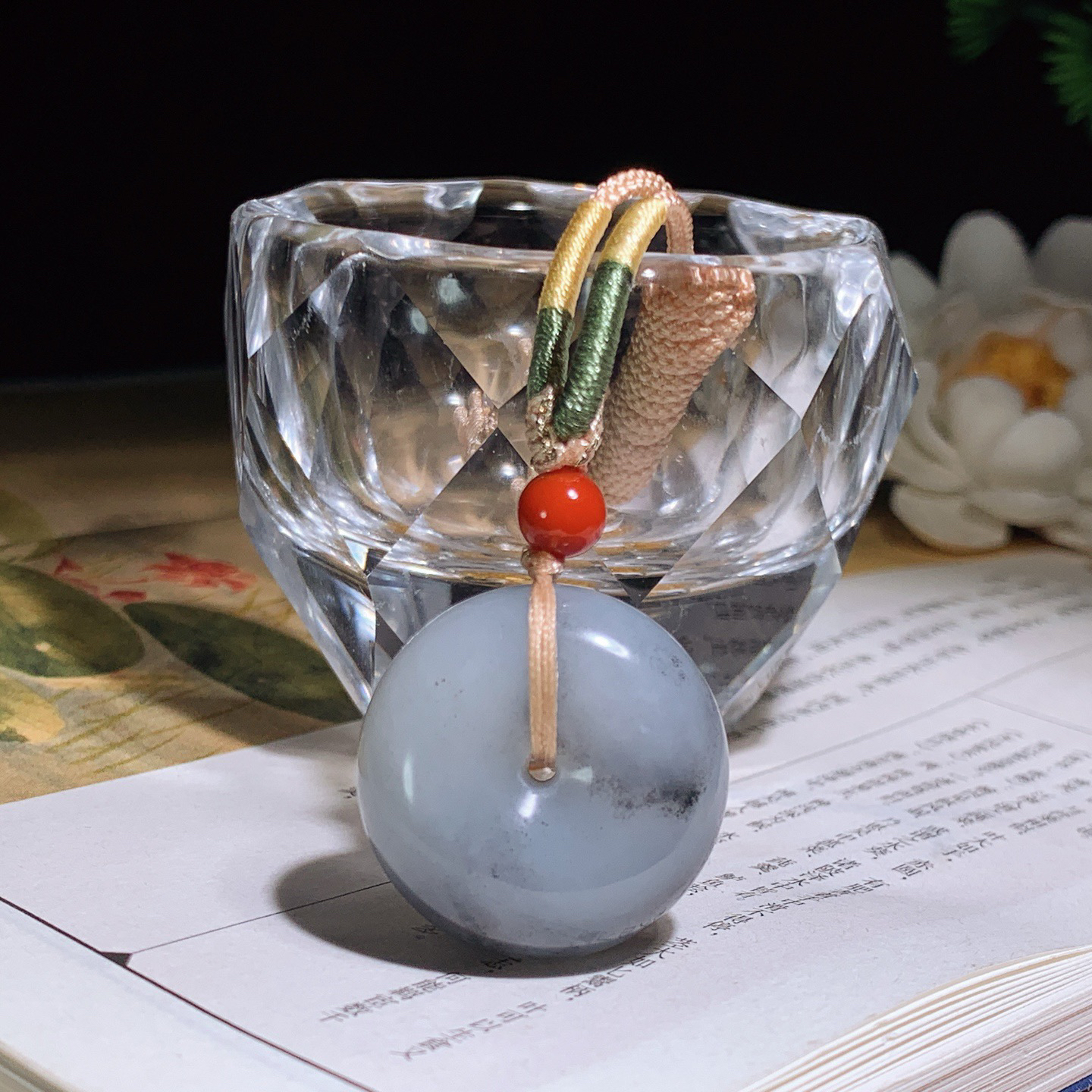 新疆和田玉籽料平安扣挂件 尺寸26/14重18.8克 玉质细腻油润 底色纯净 脂粉好，品质好。lt260330