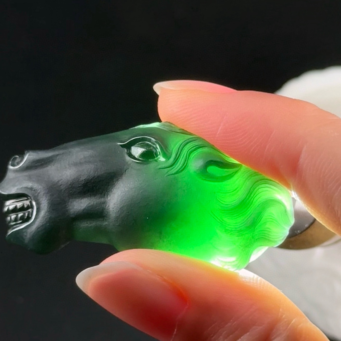 精品墨翠马头吊坠 种好色正 黑度好 油性十足 尺寸45