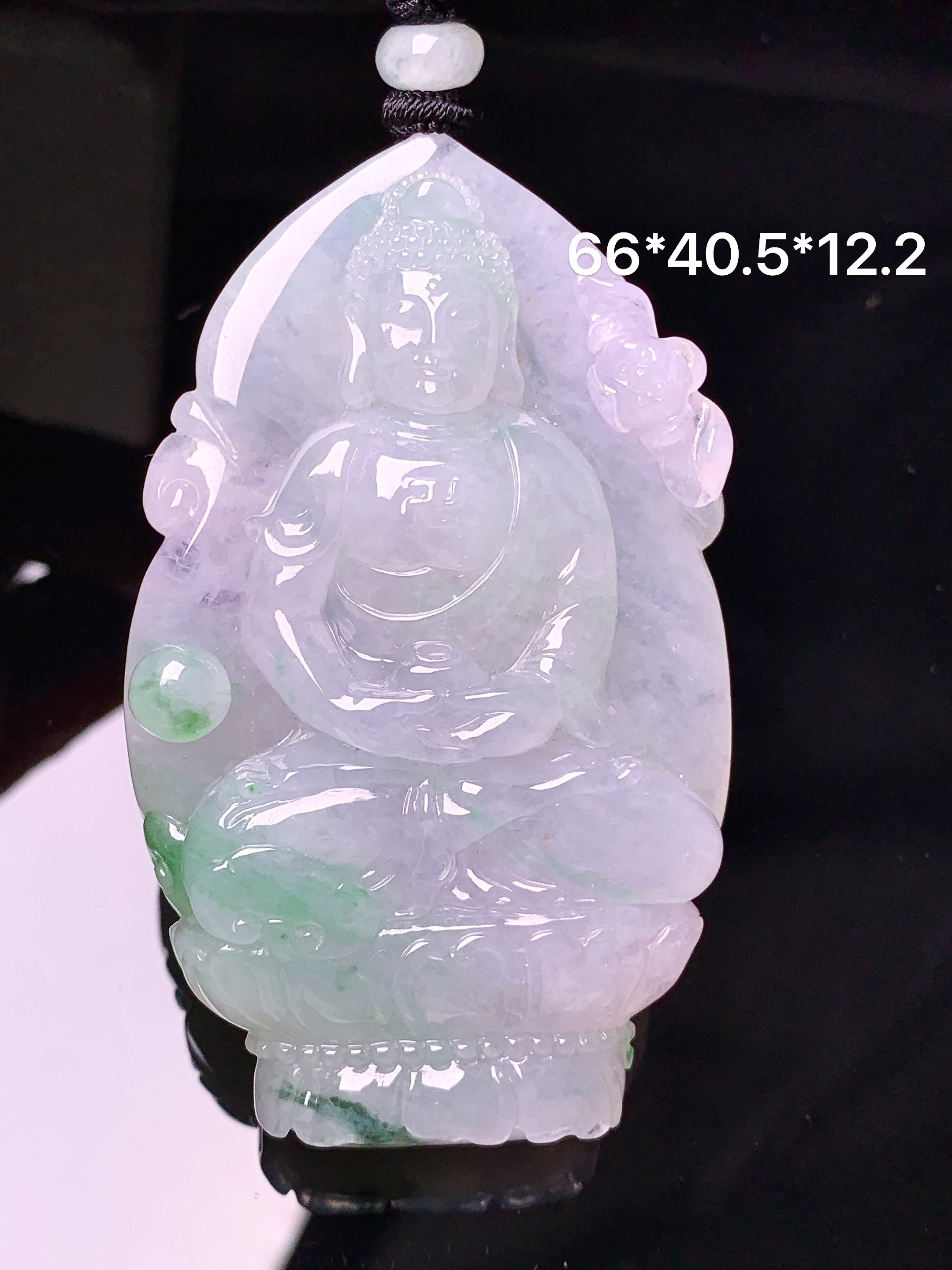 飘绿观音吊坠 玉质细腻 色泽艳丽清新 水润亮眼 整体尺寸66*40.5*12.2L1