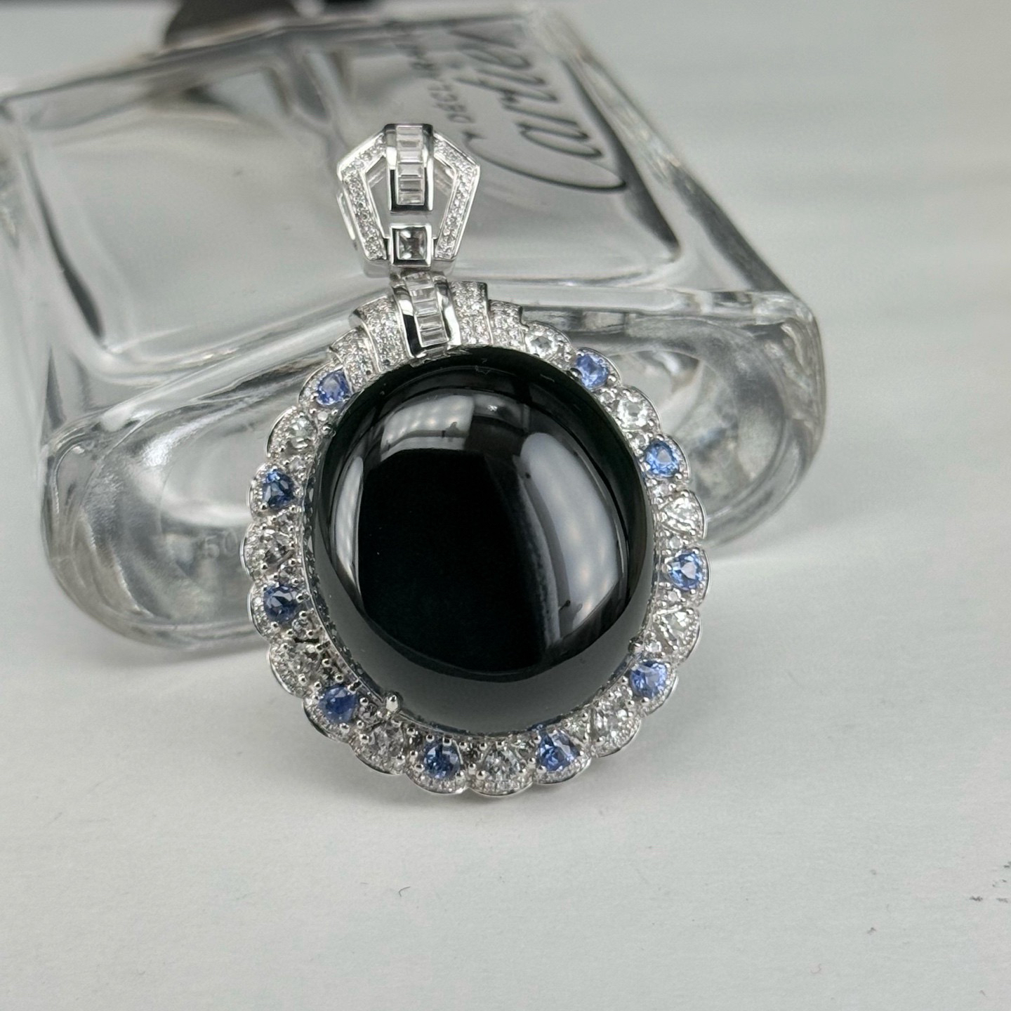 18k墨翠蛋面吊坠 种好色正 黑度极好 打灯通透  尺寸48.4