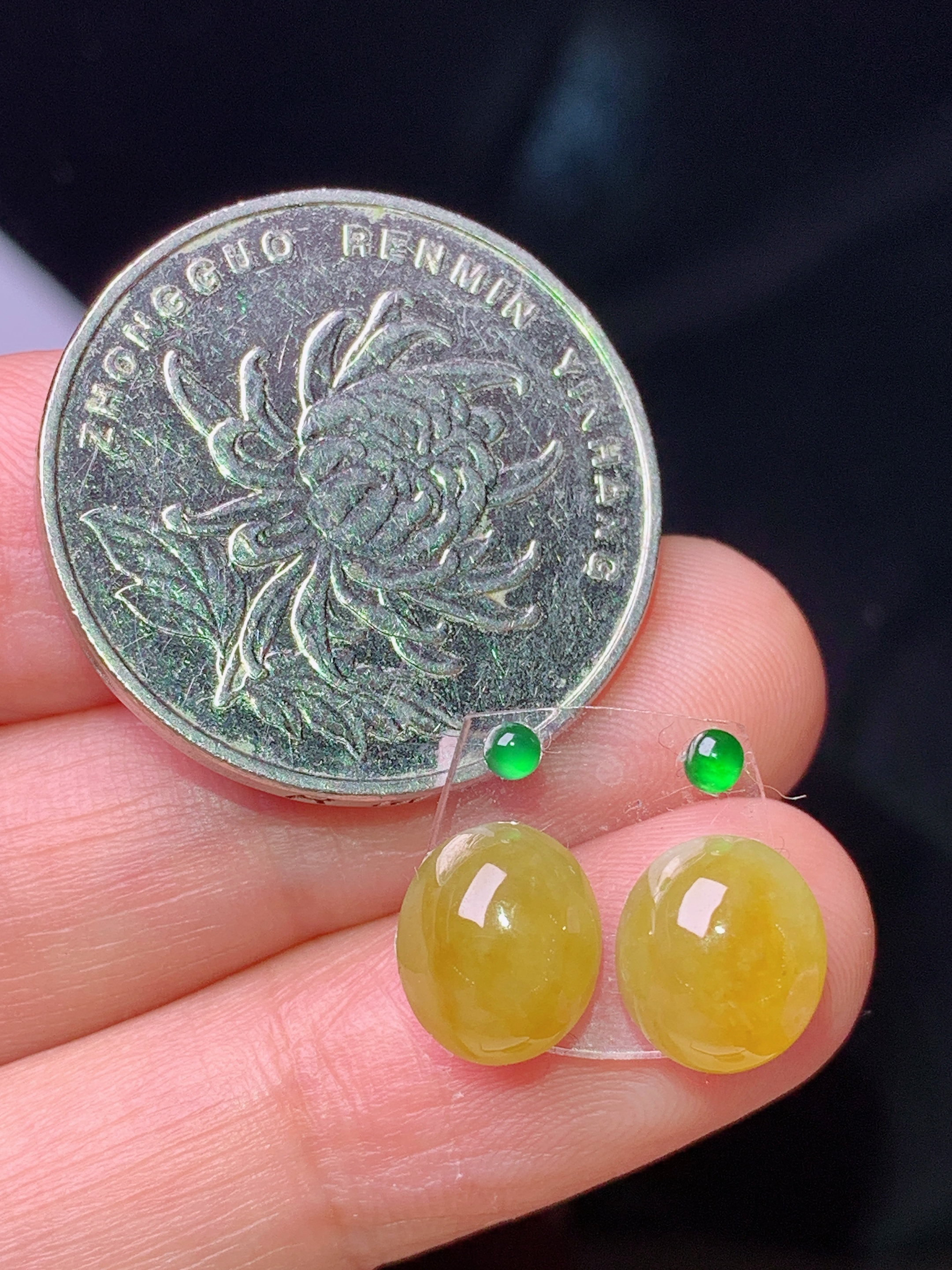 镶嵌款 黄翡蛋面一对 玉质细腻 色泽艳丽清新 水润亮眼 整体尺寸8.7*7.5*4.6*2x