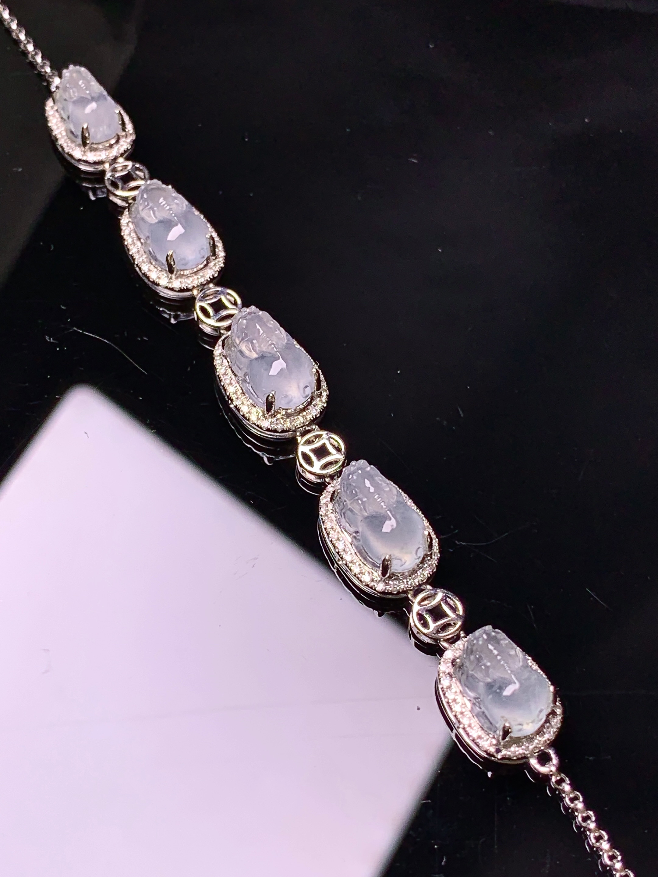 18k金钻镶嵌冰种貔貅手链 玉质细腻 色泽艳丽清新 水润亮眼 整体尺寸170*7.5*6.2y4