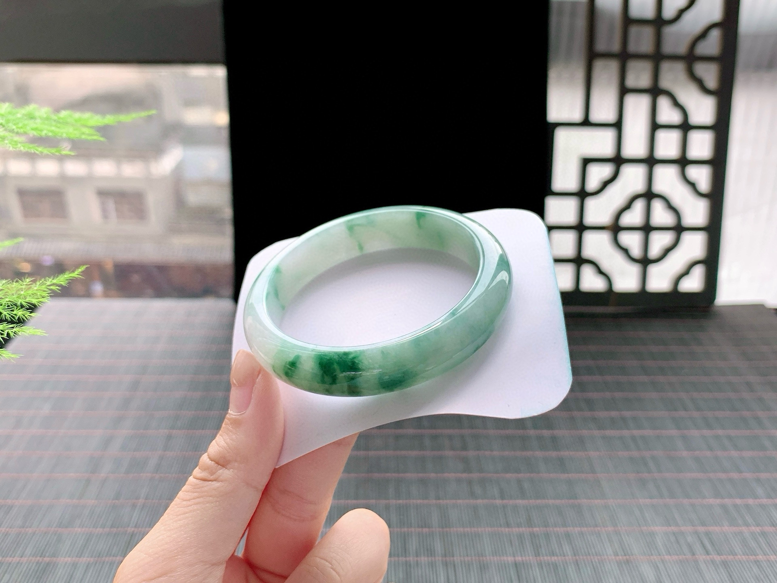 飘花正圈
尺寸：54-12.4-7.7