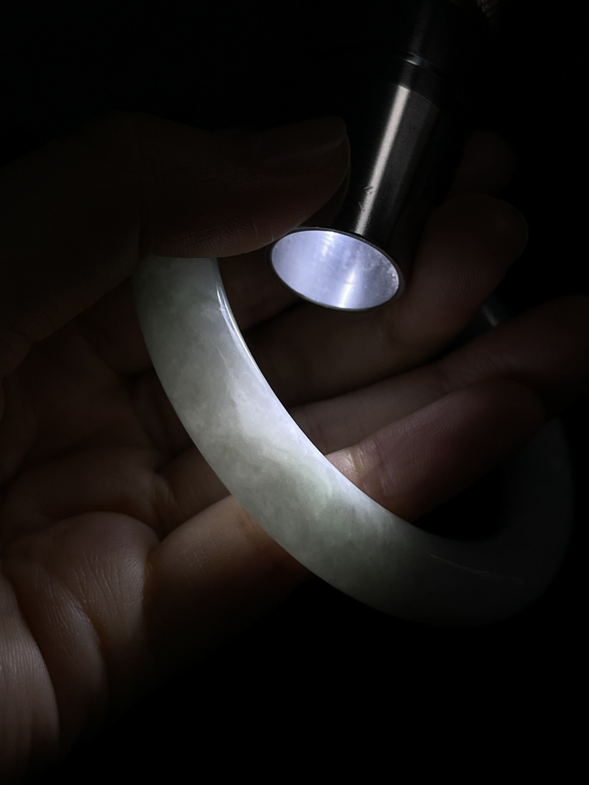 圆镯54圈口，翡翠糯化种白色手镯