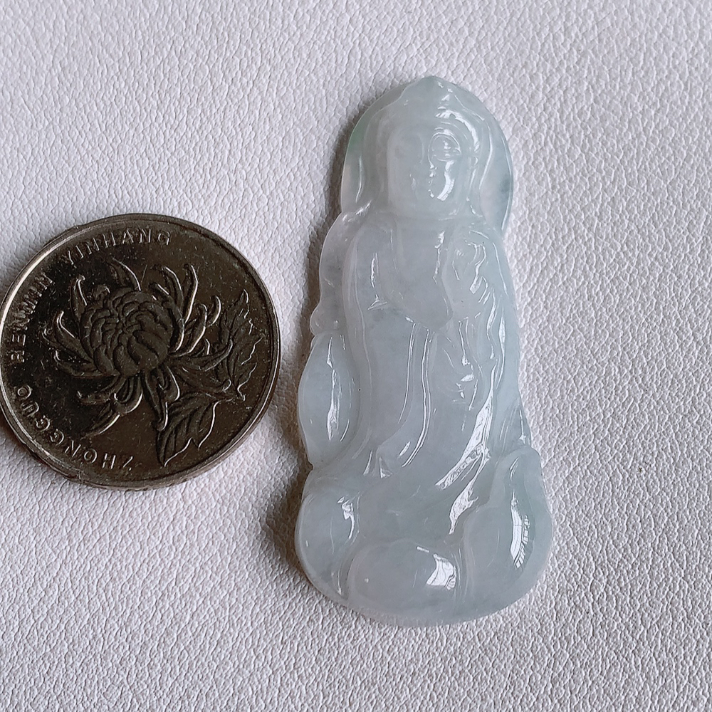 冰润精雕观音吊坠，法相端庄大气，工艺精湛，种色浓郁，细腻饱满冰润，种老水足，收藏佳品，佩戴大气  W57.28   尺寸：49-21.5-5.5mm