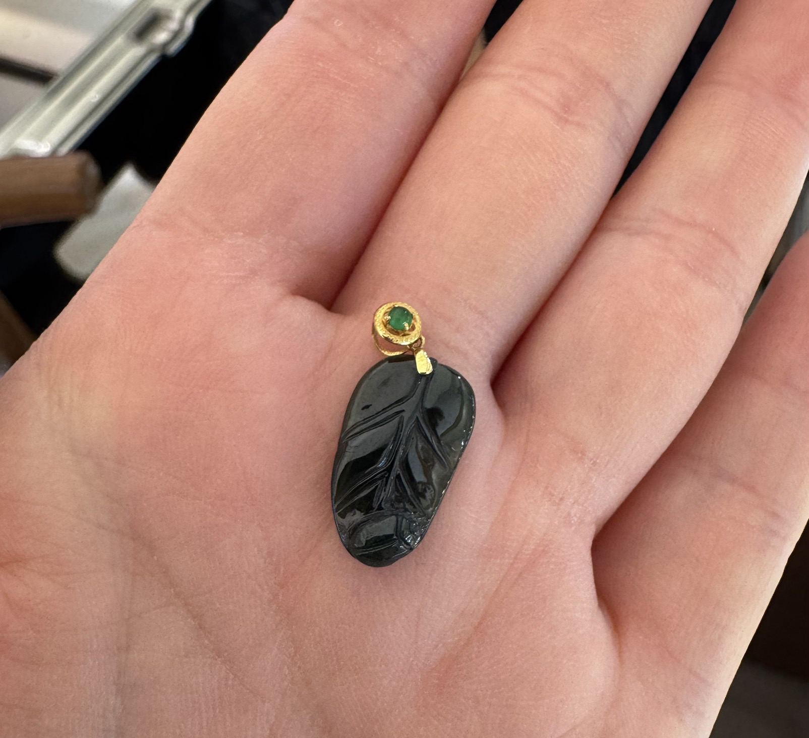 墨翠叶子 尺寸20-11-3.9mm 打灯通透 栩栩如生