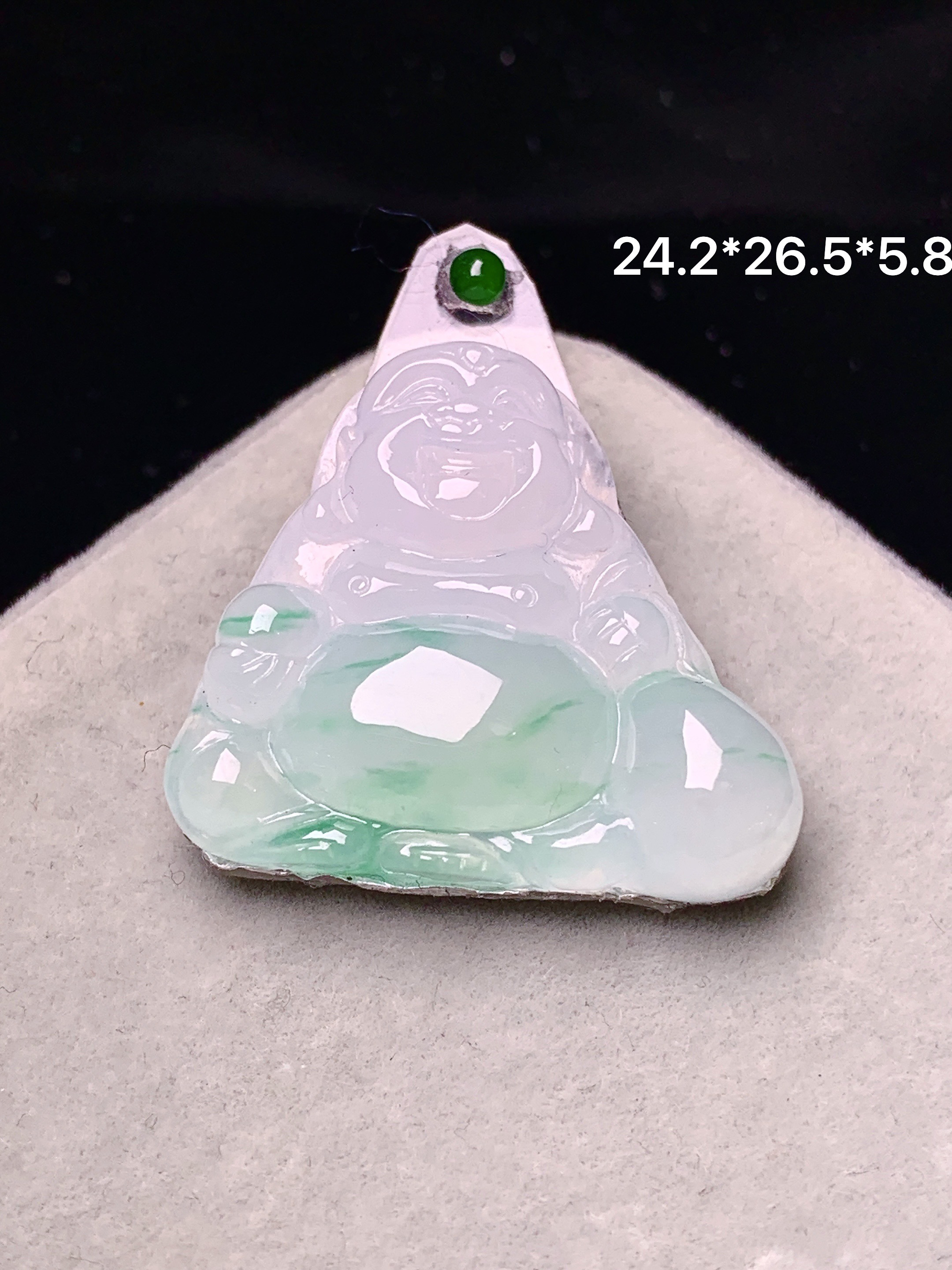 镶嵌款 飘绿佛公吊坠 玉质细腻 色泽艳丽清新 水润亮眼 整体尺寸24.2*26.5*5.8*2x