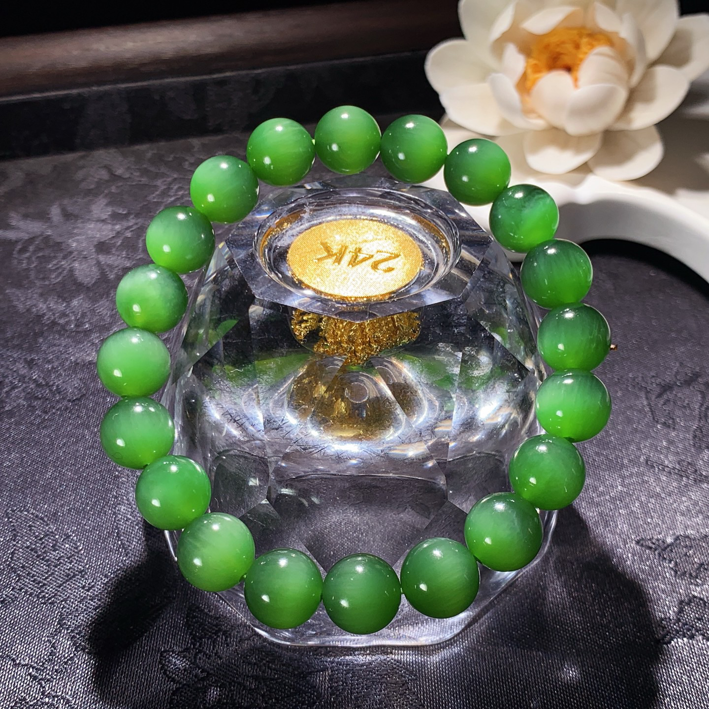 和田玉阳绿猫眼俄罗斯碧玉手串 单颗尺寸9！玉质细腻油润 底色纯净 脂粉好，品质好！lt260330