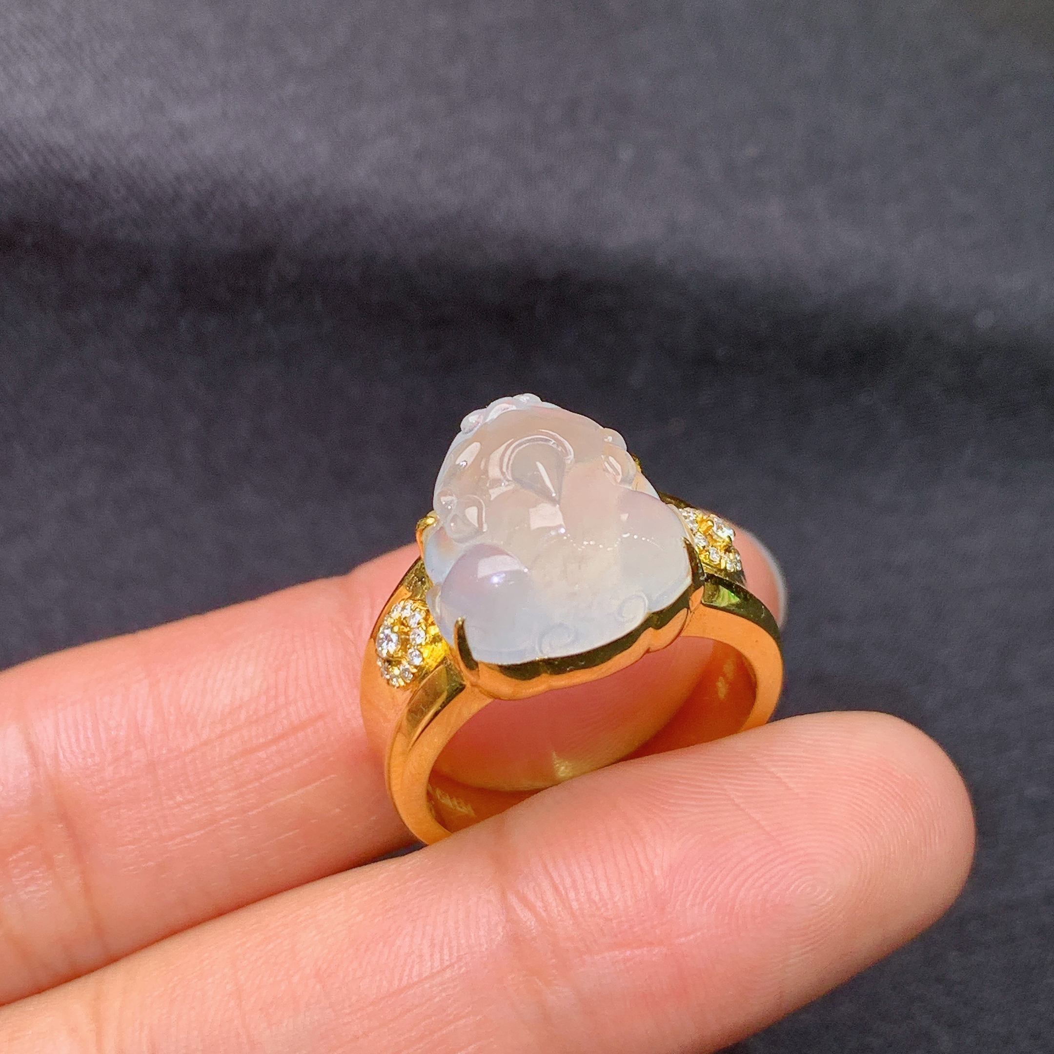 18k金钻镶嵌冰种貔貅戒指 玉质细腻 色泽艳丽清新 水润亮眼 圈口15 裸石尺寸13*12.5*5.2m5