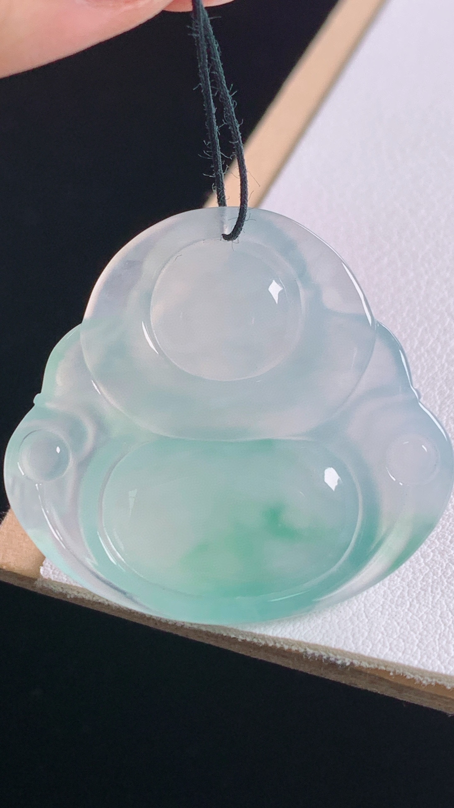 冰飘花佛公
花色灵动，清爽细腻
尺寸:32.7-35.1-6.2mm