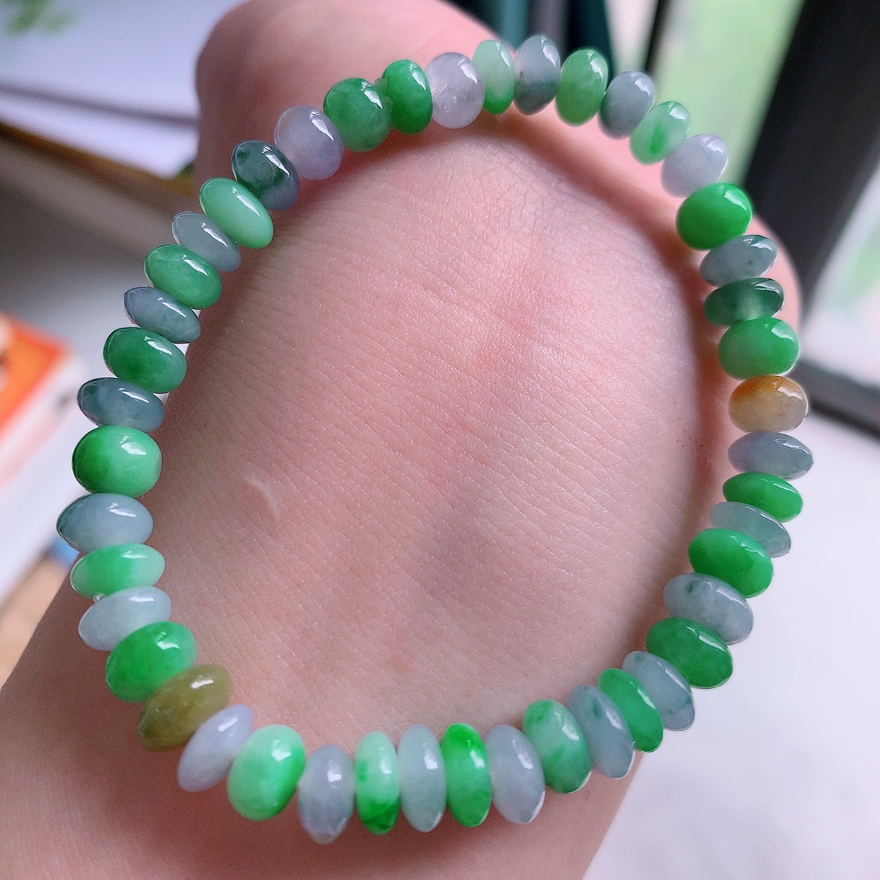 自然光实拍，冰润多宝翡翠手链，多彩翡翠手串，颜色丰富，料子细腻，高档大气，自戴送礼佳品！#001.1
