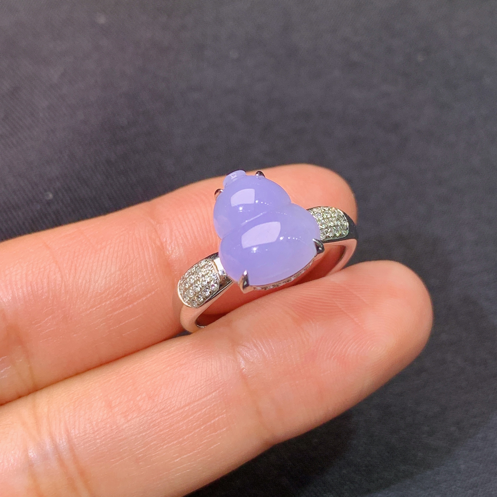 冰紫罗兰葫芦戒指，18k金镶嵌，温润细腻，颜色鲜艳，Mi 尺寸10.8*9.3*3