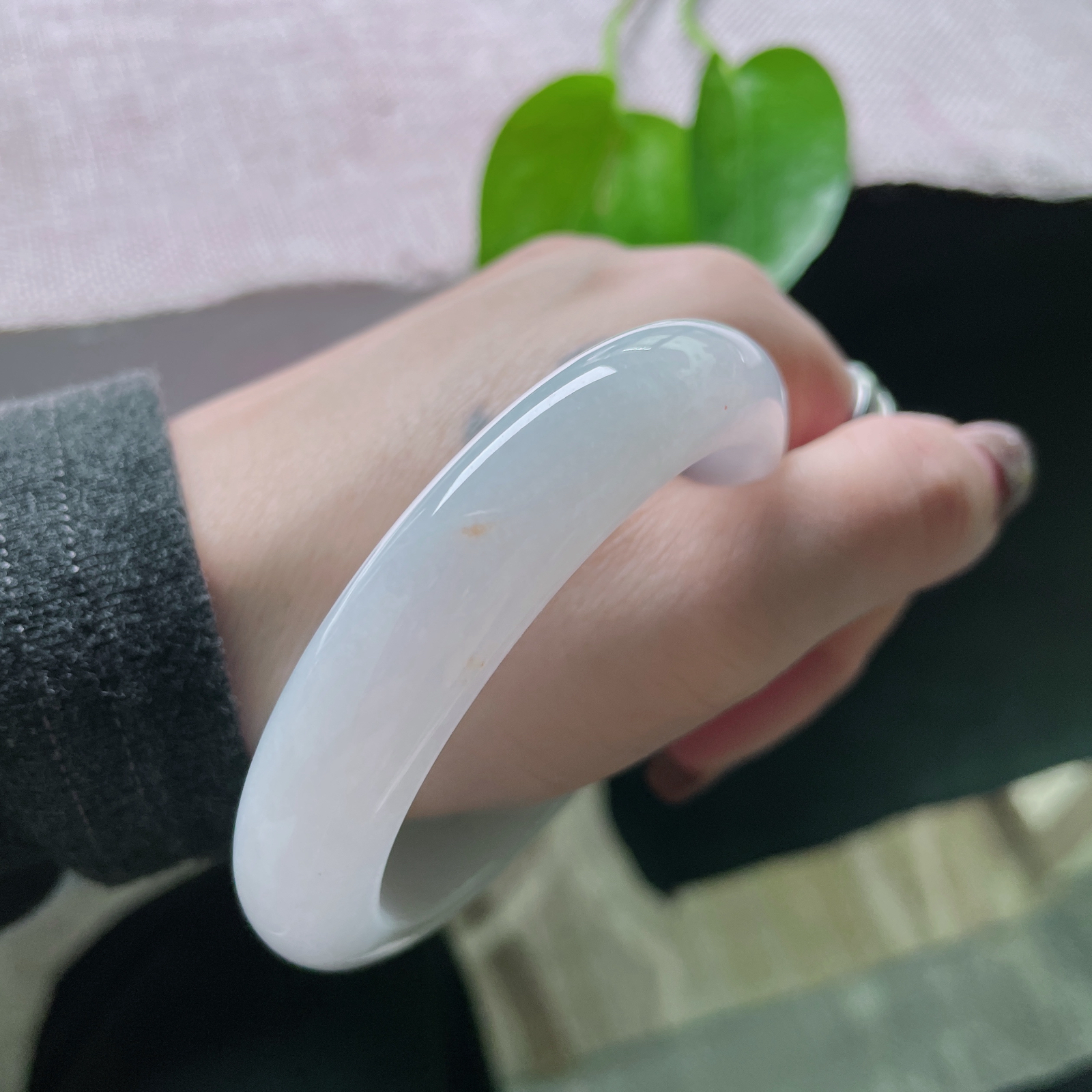 尺寸：55.3/12.4/8.9，淡紫正圈，水头好，肉质细腻干净，种老，浪漫唯美，洒金。