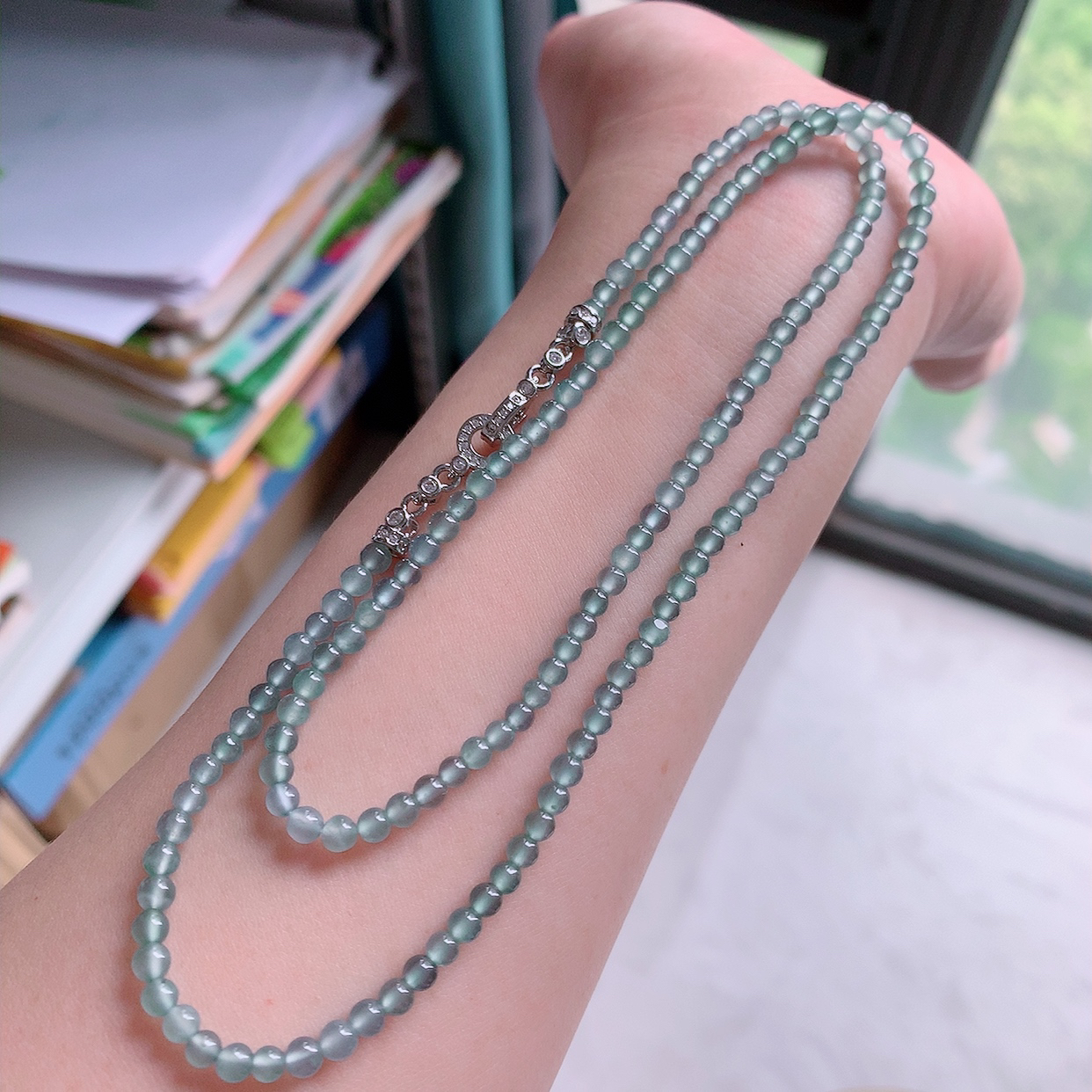 自然光实拍，冰种小米珠翡翠项链，颜色丰富，料子细腻，高档大气，自戴送礼佳品！#001.1取一尺寸3.6mm