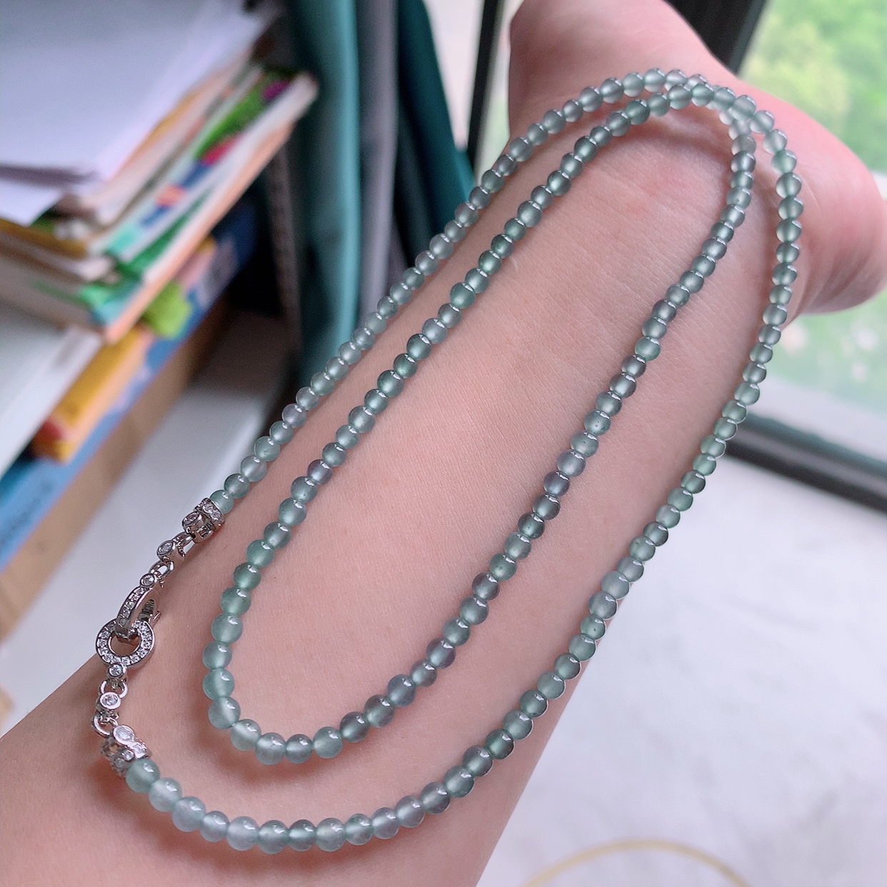 自然光实拍，冰种小米珠翡翠项链，颜色丰富，料子细腻，高档大气，自戴送礼佳品！#001.1取一尺寸3.6mm