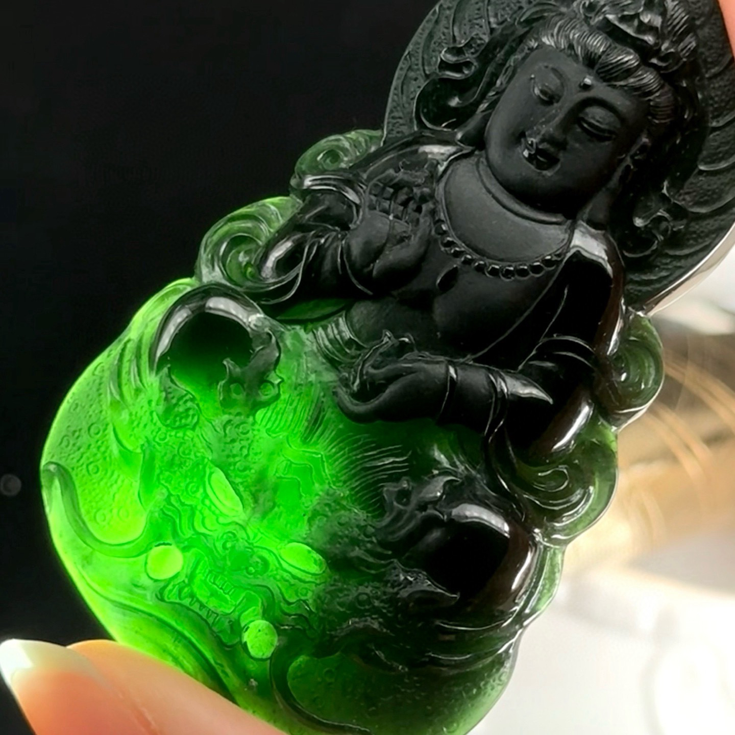 精品墨翠乘龙观音 种好色正 黑度好 打灯通透 油性十足 尺寸56.2