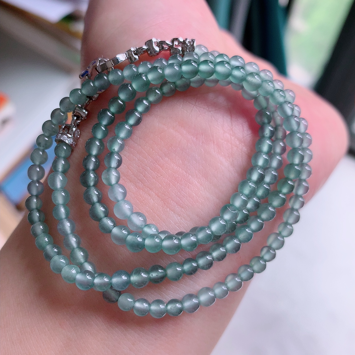 自然光实拍，冰种小米珠翡翠项链，种老水足，冰清玉润  颜色漂亮  #001.1取一尺寸3.9mm