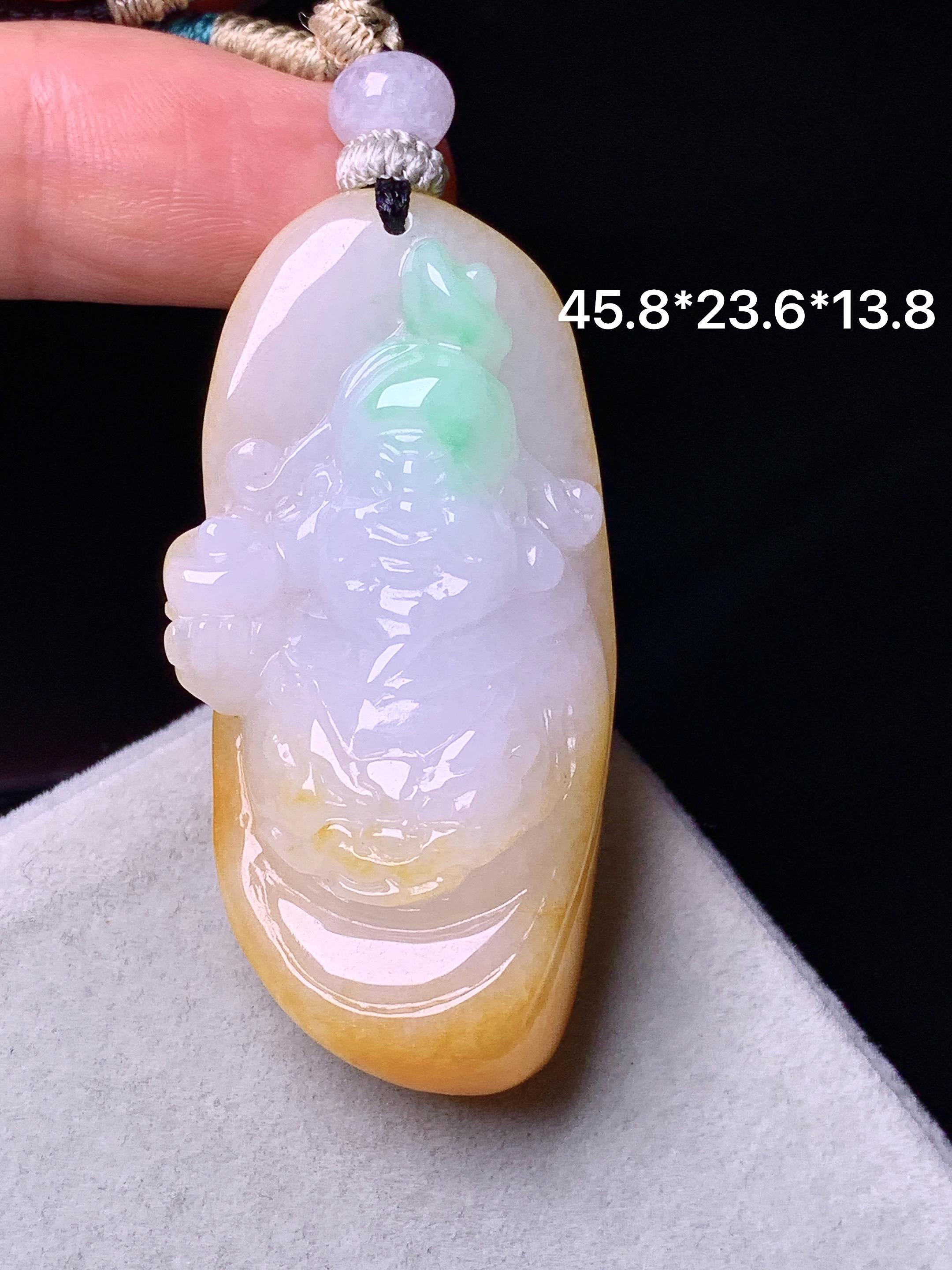 飘黄绿翡财神爷吊坠 玉质细腻 色泽艳丽清新 水润亮眼 整体尺寸46.8*23.6*13.8w1