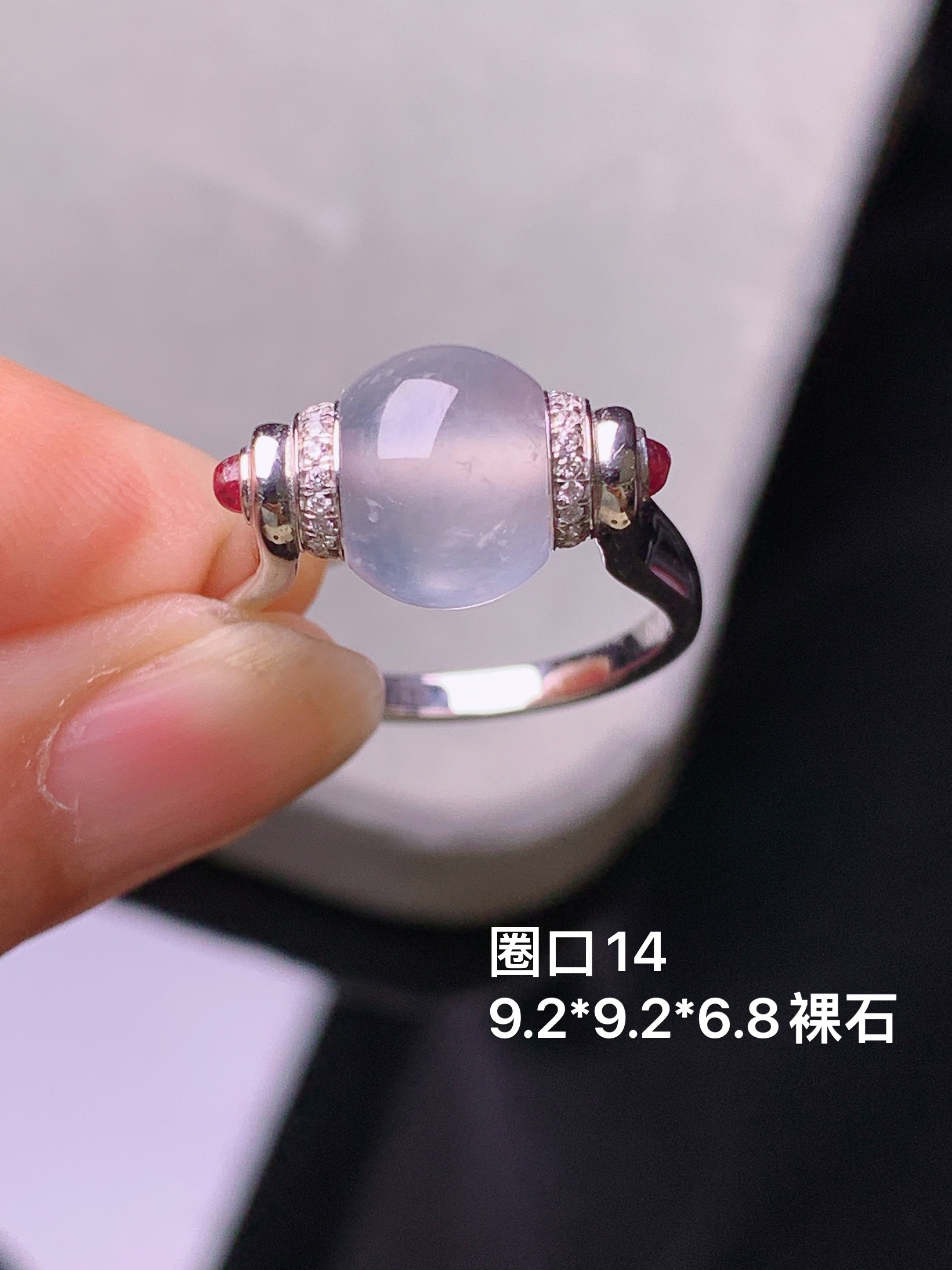 18k金钻镶嵌冰种算盘珠戒指 玉质细腻 色泽艳丽清新 水润亮眼 圈口14 裸石尺寸9.2*9.2*6.8