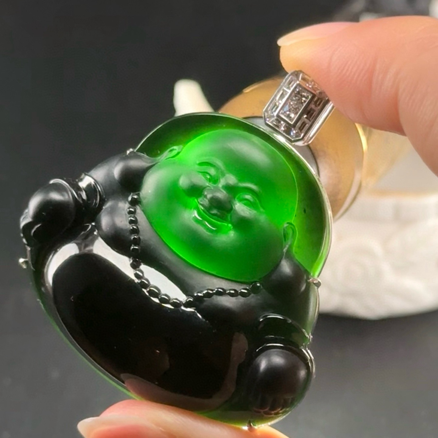 精品墨翠大肚佛 种好色正 黑度极好 打灯通透 油性十足 尺寸44.8