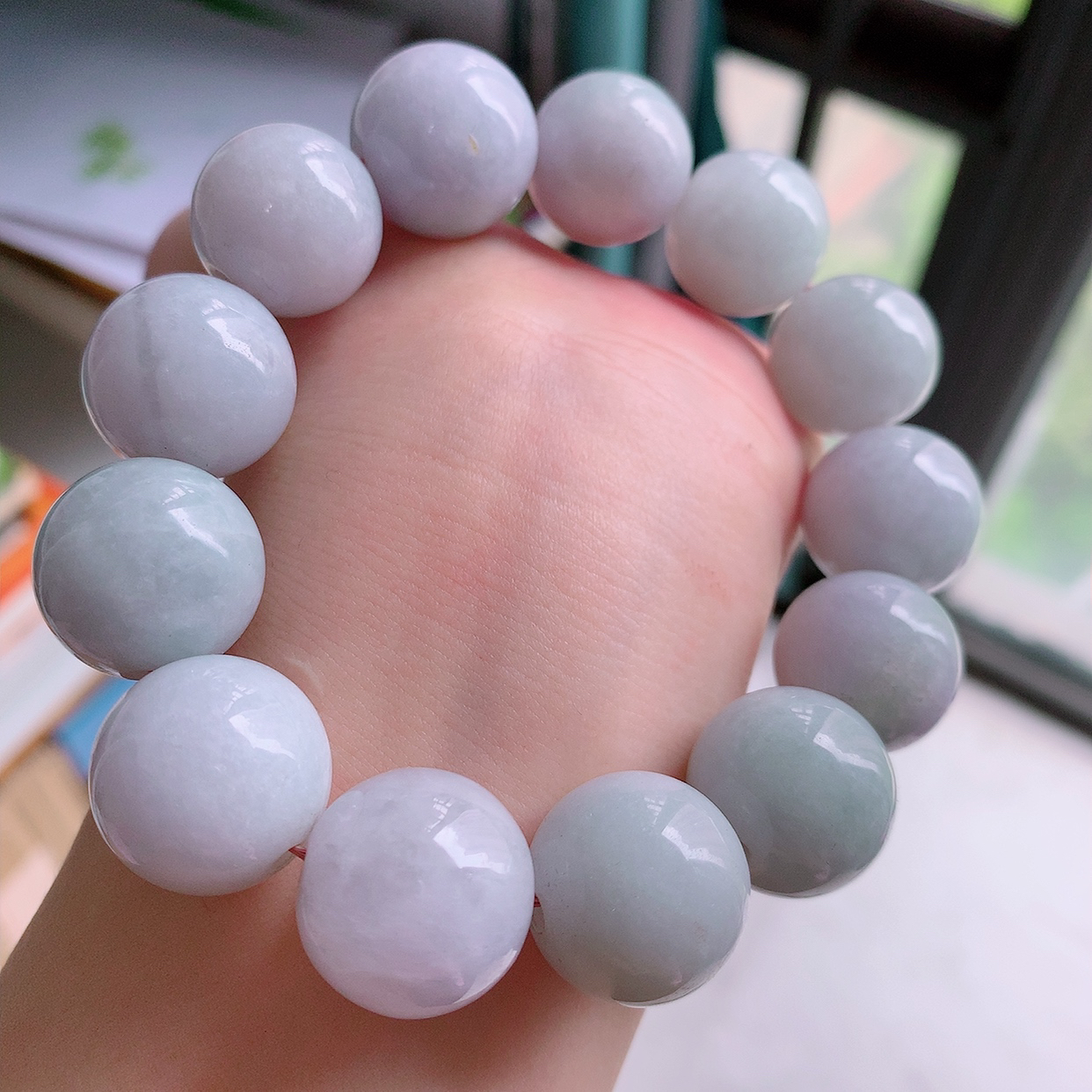 自然光实拍，大颗冰润翡翠手串手链，种老水足， 冰清玉润  颜色漂亮  #001.1取一尺寸17