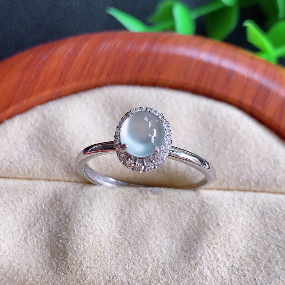 高冰精美环形翡翠戒指  玉质细腻  冰清玉润  飘花灵动  颜色漂亮  W815.28   内径尺寸