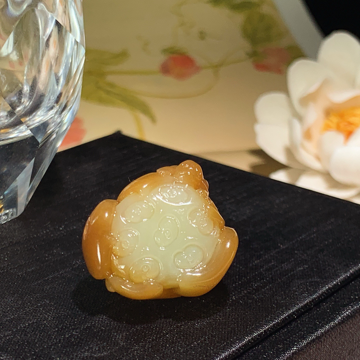 新疆和田玉且末糖呱呱来财挂件 尺寸29/25/22重20克，玉质细腻油润 底色纯净 脂粉好，品质好！lt260330