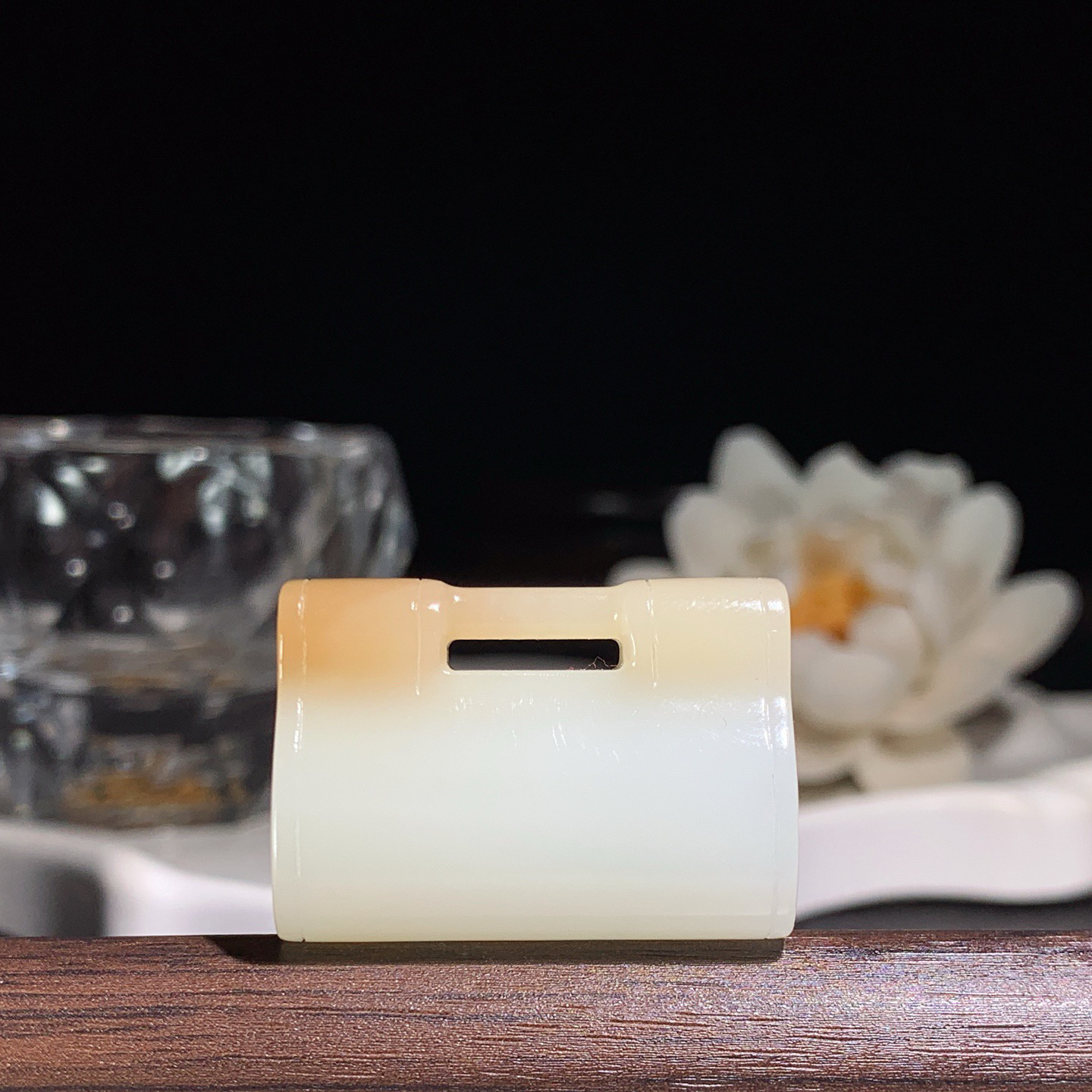 新疆和田玉且末糖宝宝锁挂件。尺寸30/11/20重15.5克 玉质细腻油润 底色纯净 脂粉好，品质好