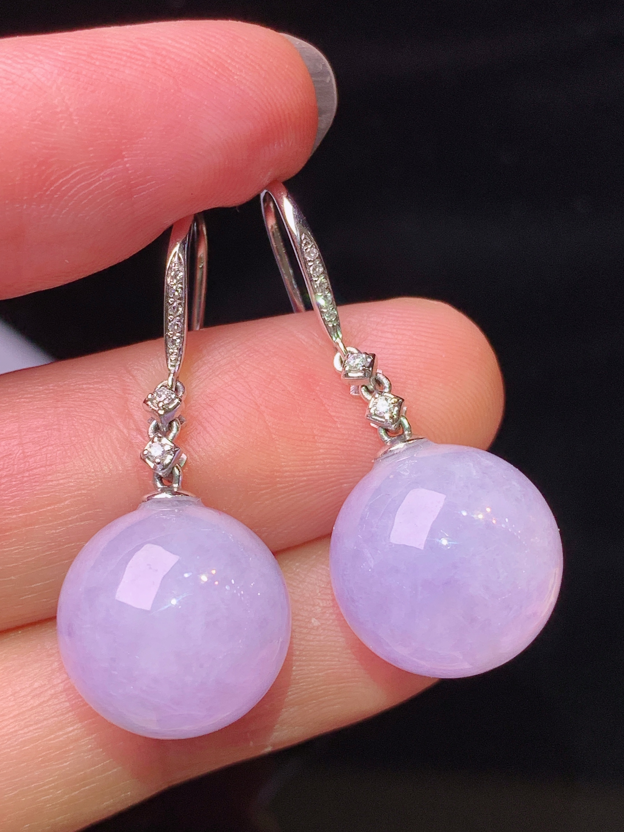 18k金钻镶嵌紫罗兰圆珠耳坠 玉质细腻 色泽艳丽清新 水润亮眼 整体尺寸33.8*13.6L2