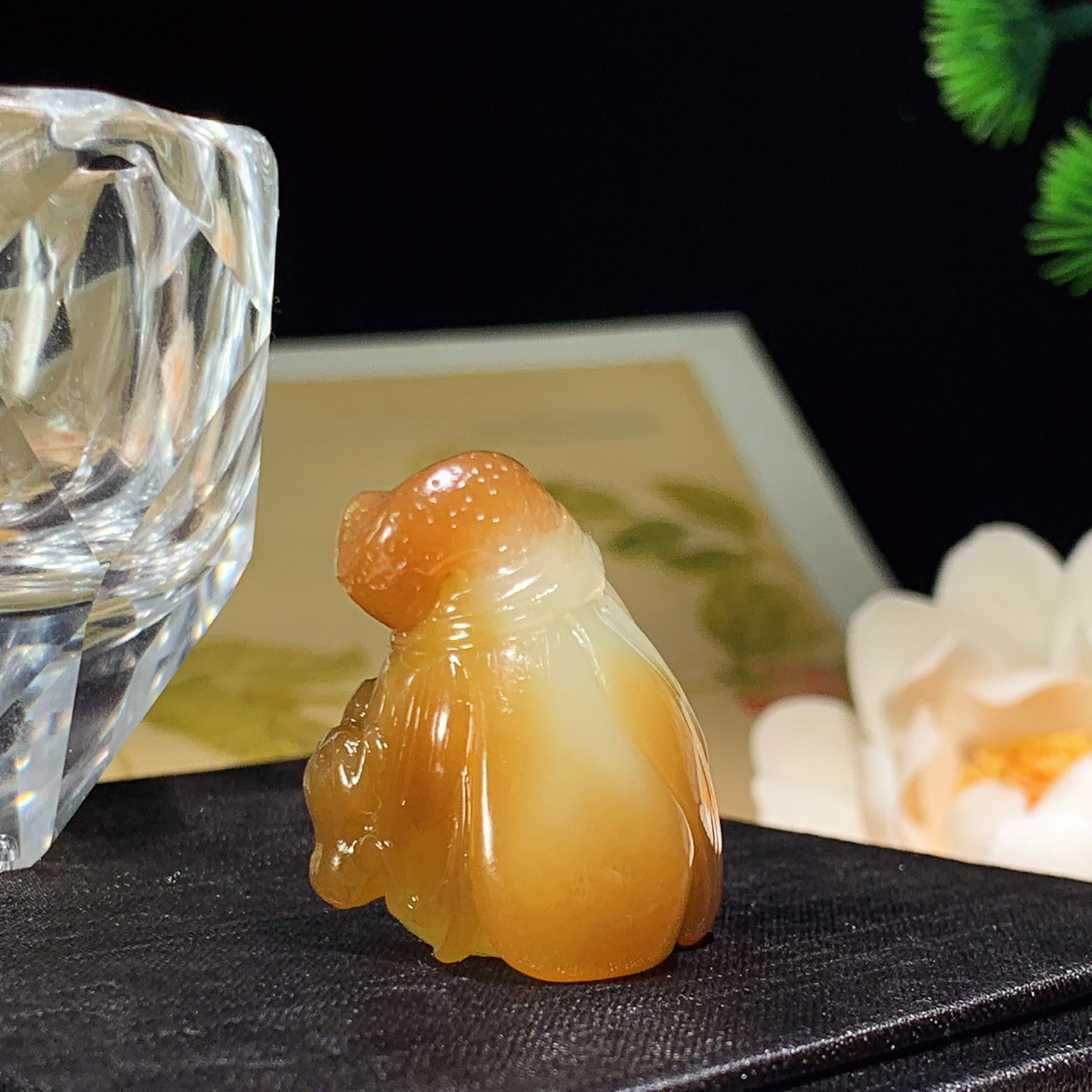 新疆和田玉且末糖呱呱来财挂件 尺寸29/25/22重20克，玉质细腻油润 底色纯净 脂粉好，品质好！