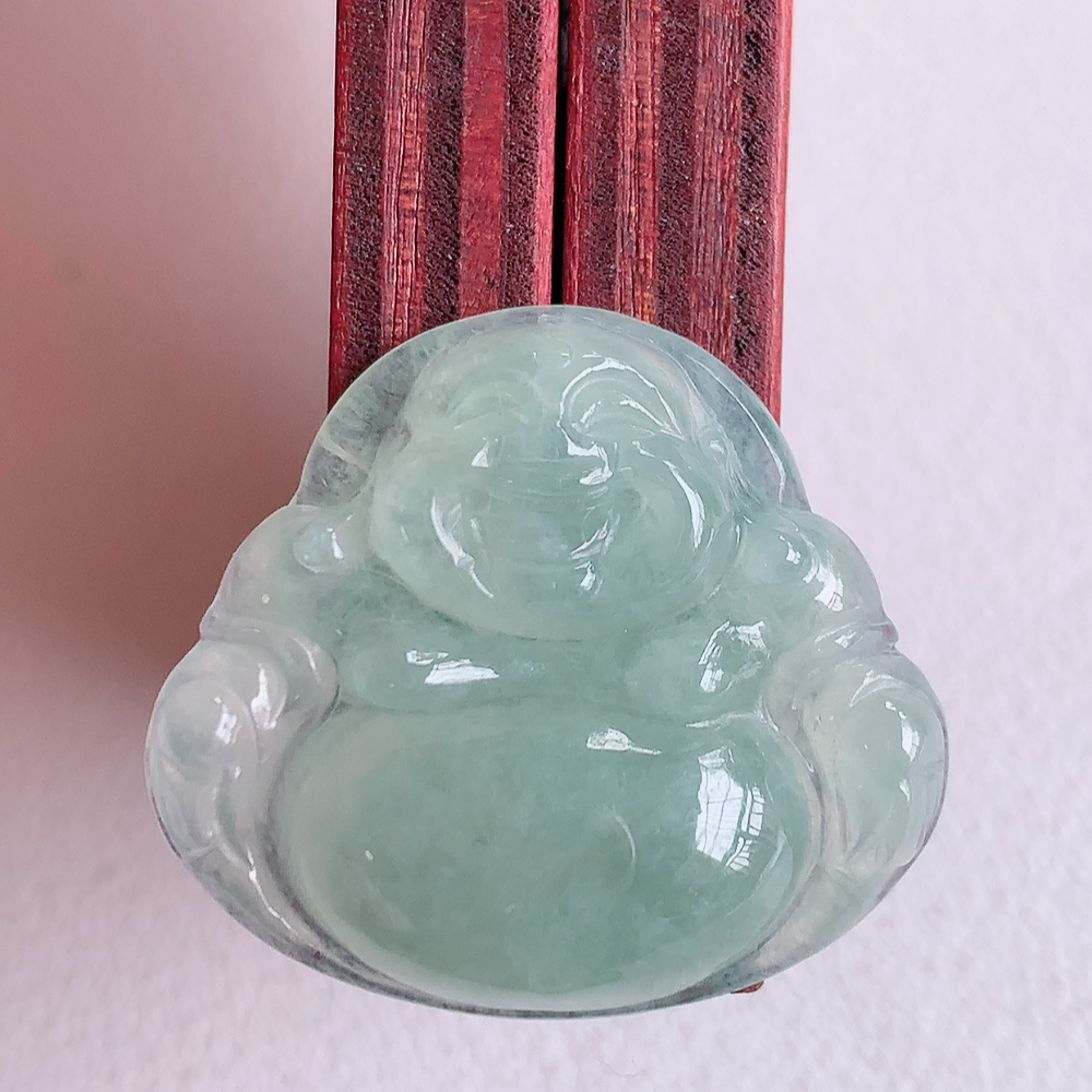 冰润佛公挂件 玉质细腻  精雕弥勒佛，笑佛福耳垂肩，面相喜庆，开怀大笑，憨态可掬。惟妙惟肖，寓意福禄双全，吉祥美满，笑口常开 W57.28 尺寸：22.3-25-5.5mm