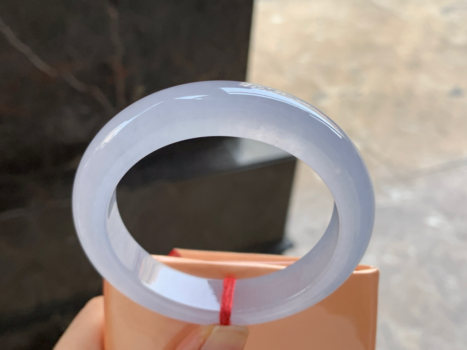 54.5-12.5-8.8

高冰手镯^_^透亮