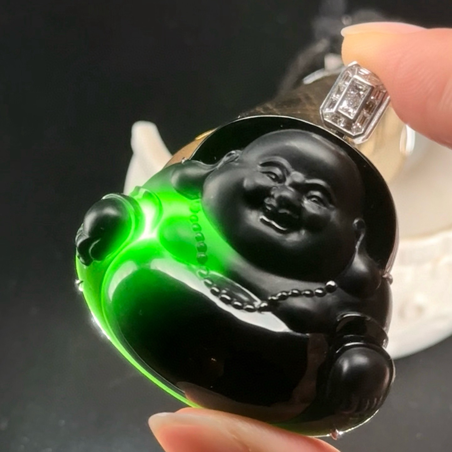 精品墨翠大肚佛 种好色正 黑度极好 打灯通透 油性十足 尺寸44.8