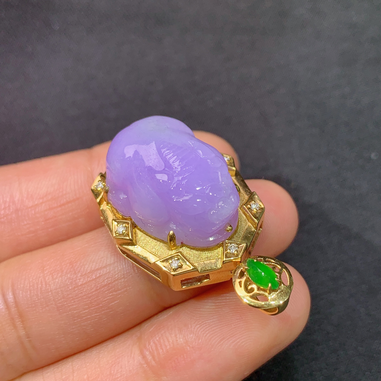 紫罗兰貔貅吊坠，18k金镶嵌，温润细腻，颜色鲜艳，Ja 尺寸34.3*20.3*14.9