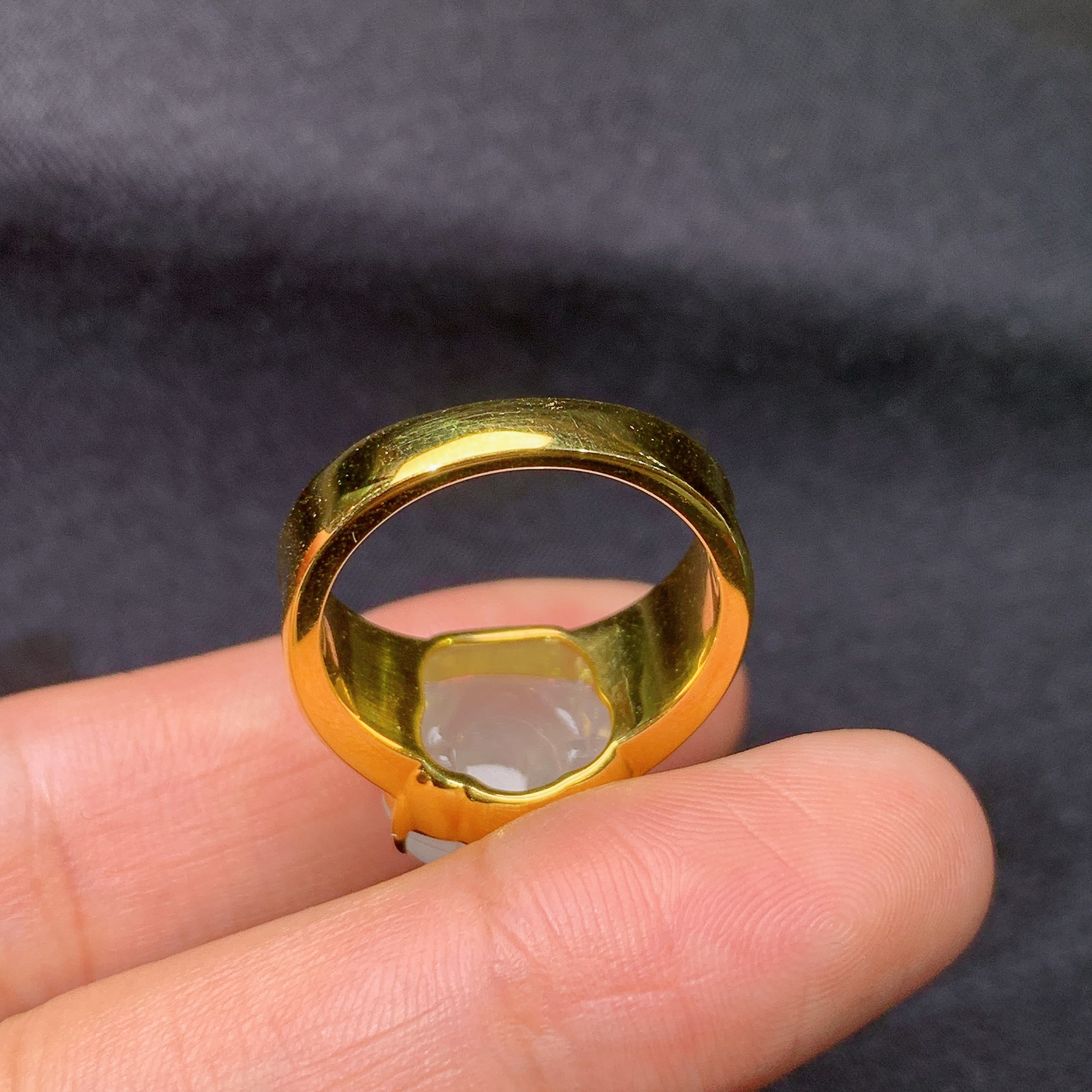 18k金钻镶嵌冰种貔貅戒指 玉质细腻 色泽艳丽清新 水润亮眼 圈口15 裸石尺寸13*12.5*5.2m5