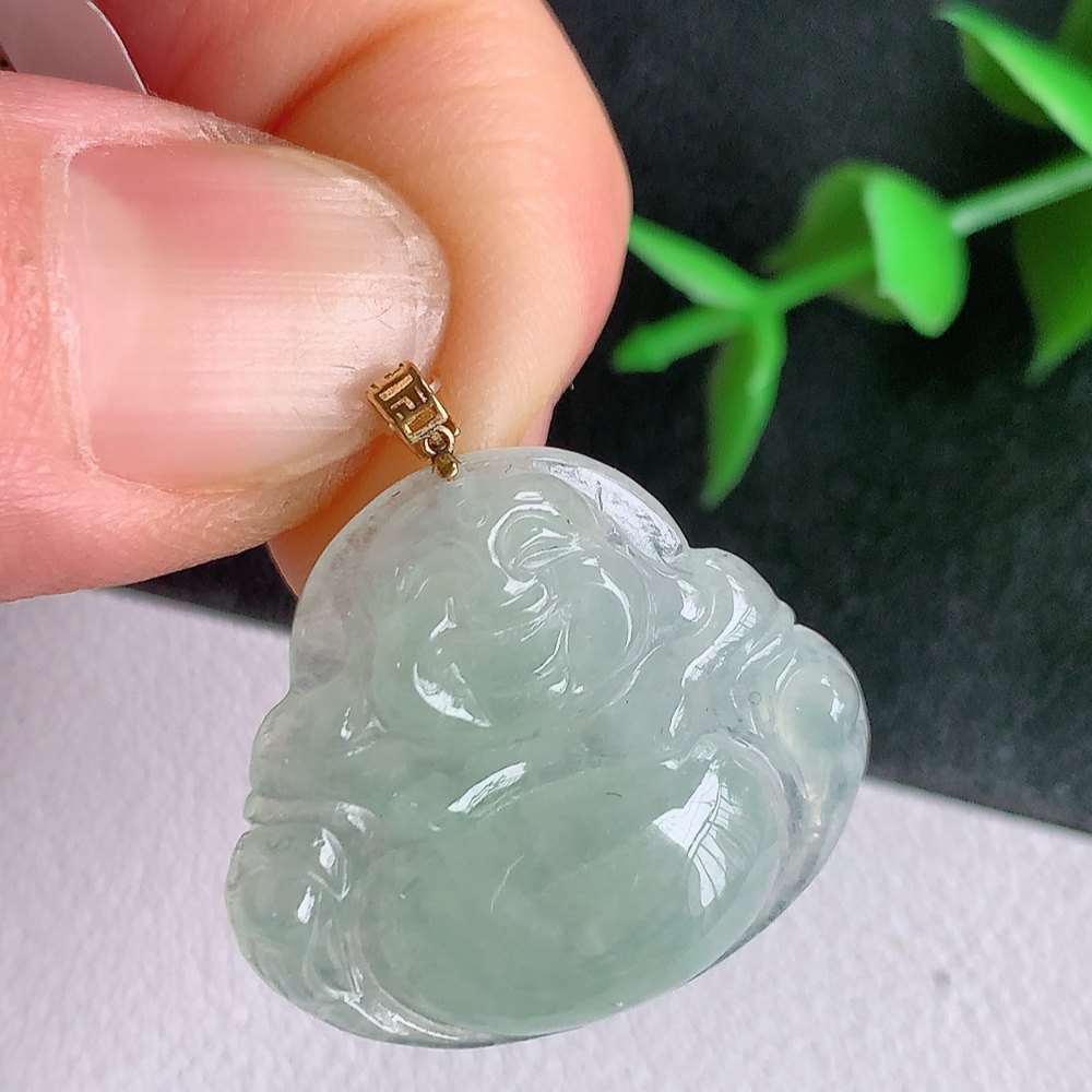 18k金扣冰润佛公挂件 玉质细腻  精雕弥勒佛，笑佛福耳垂肩，面相喜庆，开怀大笑，憨态可掬。惟妙惟肖，寓意福禄双全，吉祥美满，笑口常开 W49.28 尺寸：22.3-25.3-4.8mm