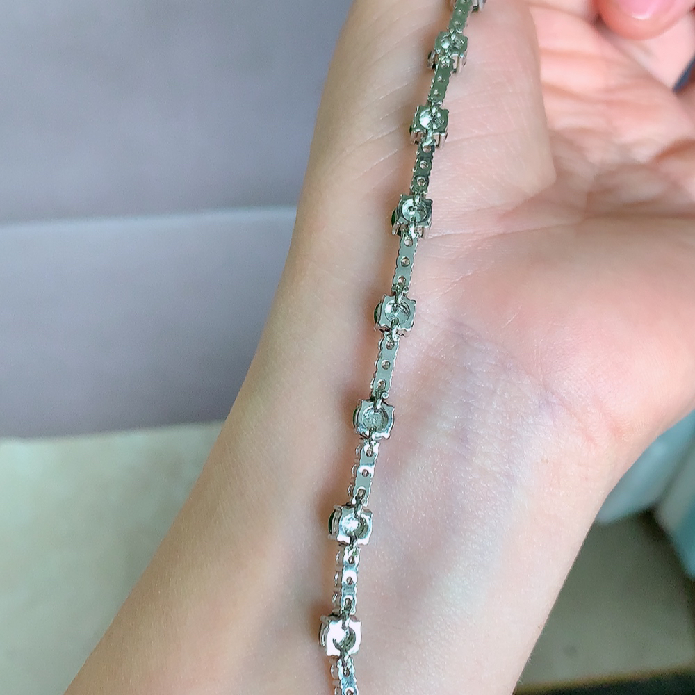 冰润满绿翡翠圆珠手链，水水润润，珠圆玉润，颜色鲜艳，妙明清净，清秀高雅，佩戴效果优雅迷人！性价比超值 W502.28  取一尺寸：5-4.8mm    裸石尺寸：5mm