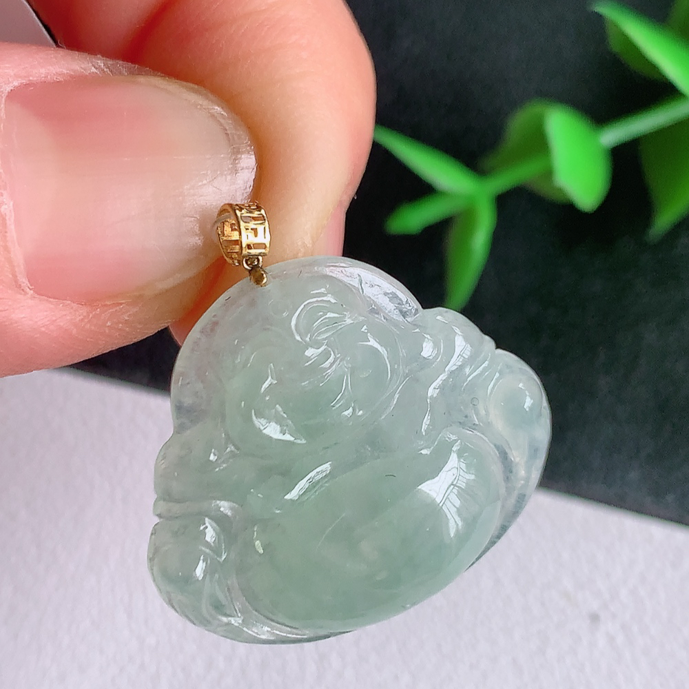 18k金扣冰润佛公挂件 玉质细腻  精雕弥勒佛，笑佛福耳垂肩，面相喜庆，开怀大笑，憨态可掬。惟妙惟肖，寓意福禄双全，吉祥美满，笑口常开 W49.28 尺寸：22.3-25.3-4.8mm