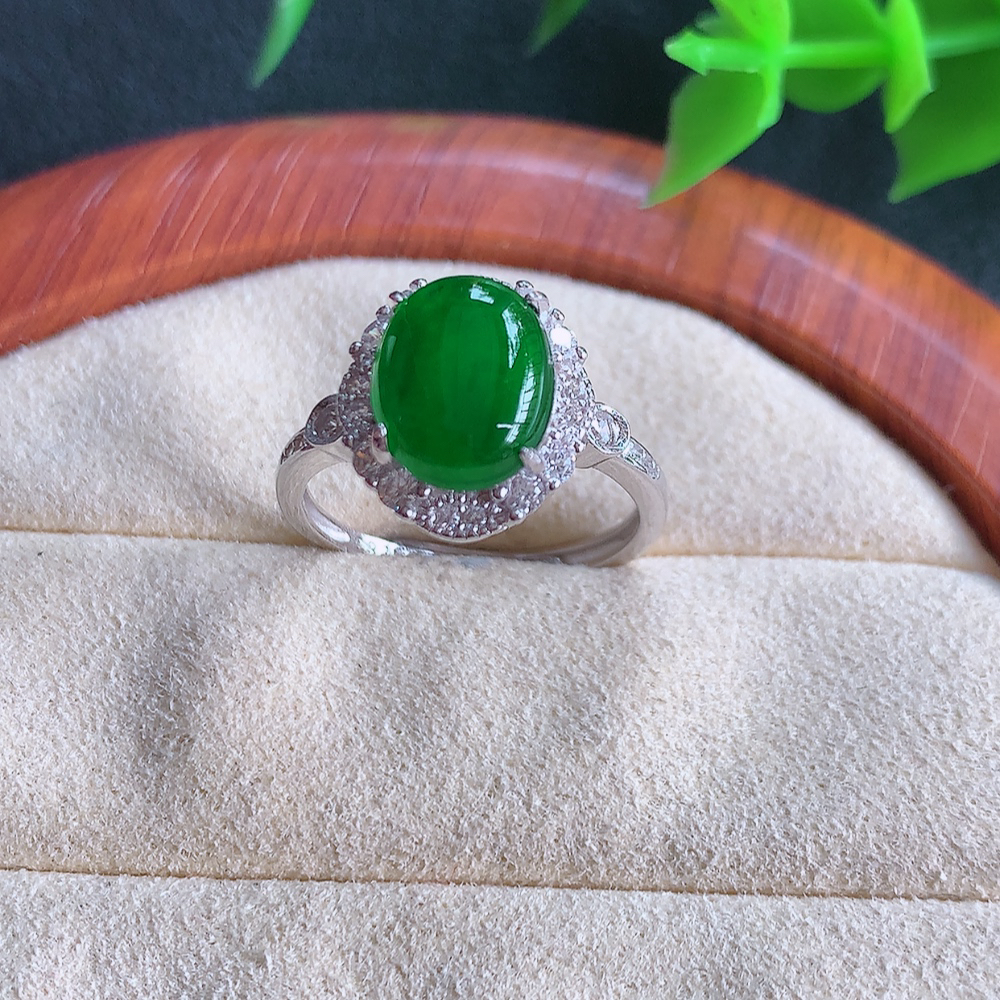 冰润满绿精美环形翡翠戒指  玉质细腻  冰清玉润  飘花灵动  颜色漂亮  W502.28   内径