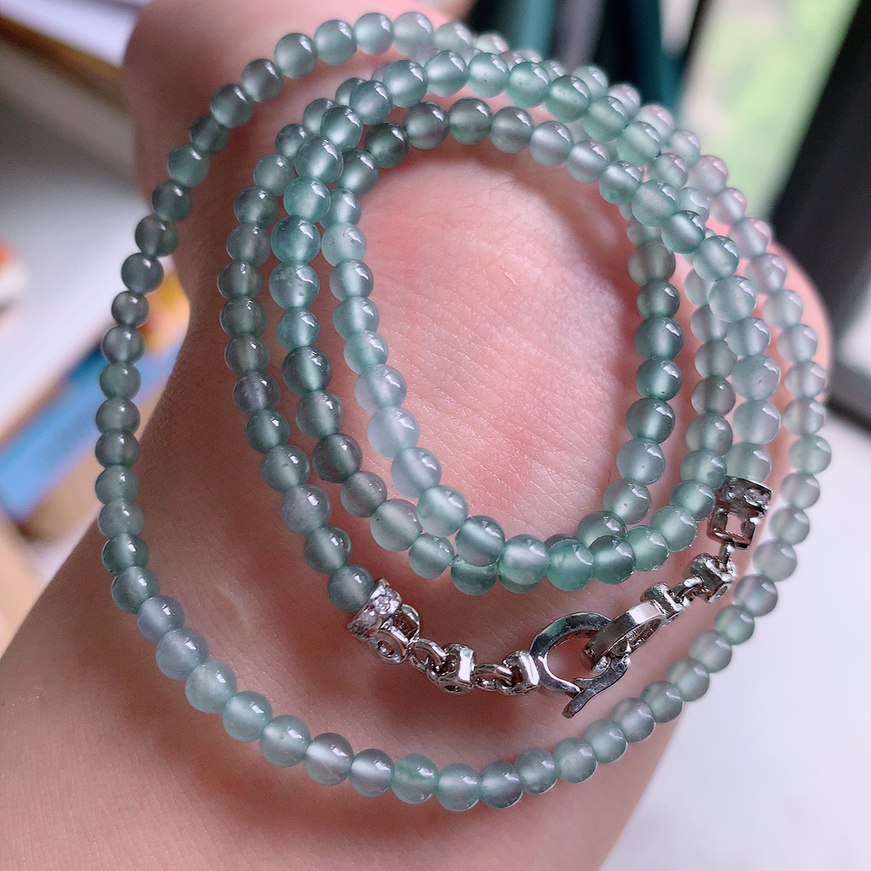 自然光实拍，冰种小米珠翡翠项链，种老水足，冰清玉润  颜色漂亮  #001.1取一尺寸3.9mm