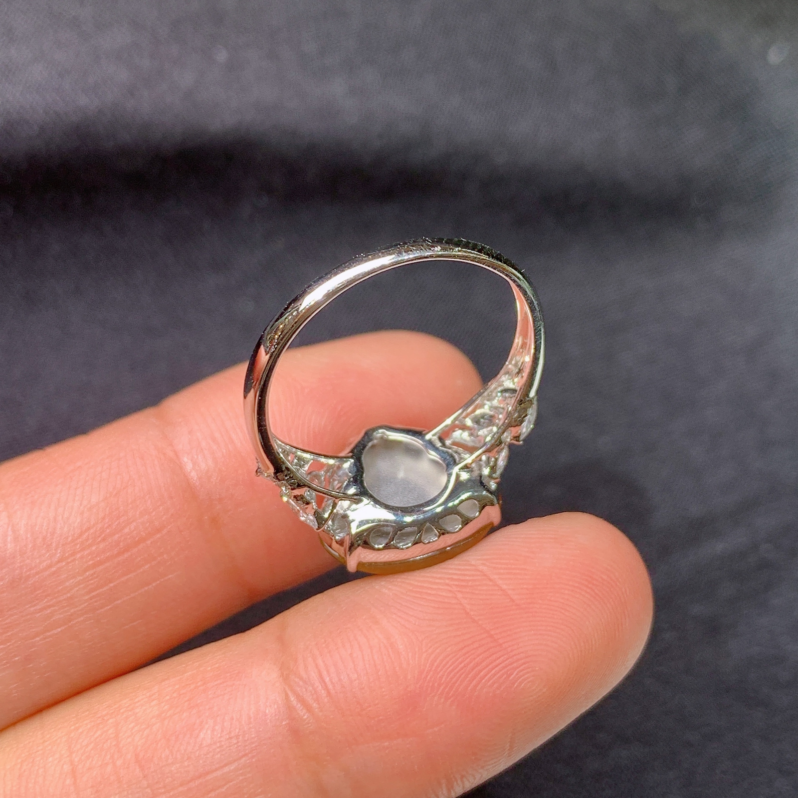 冰黄翡葫芦戒指，18k金镶嵌，色泽鲜艳，水色超佳，Kf 尺寸10.9*11.7*3