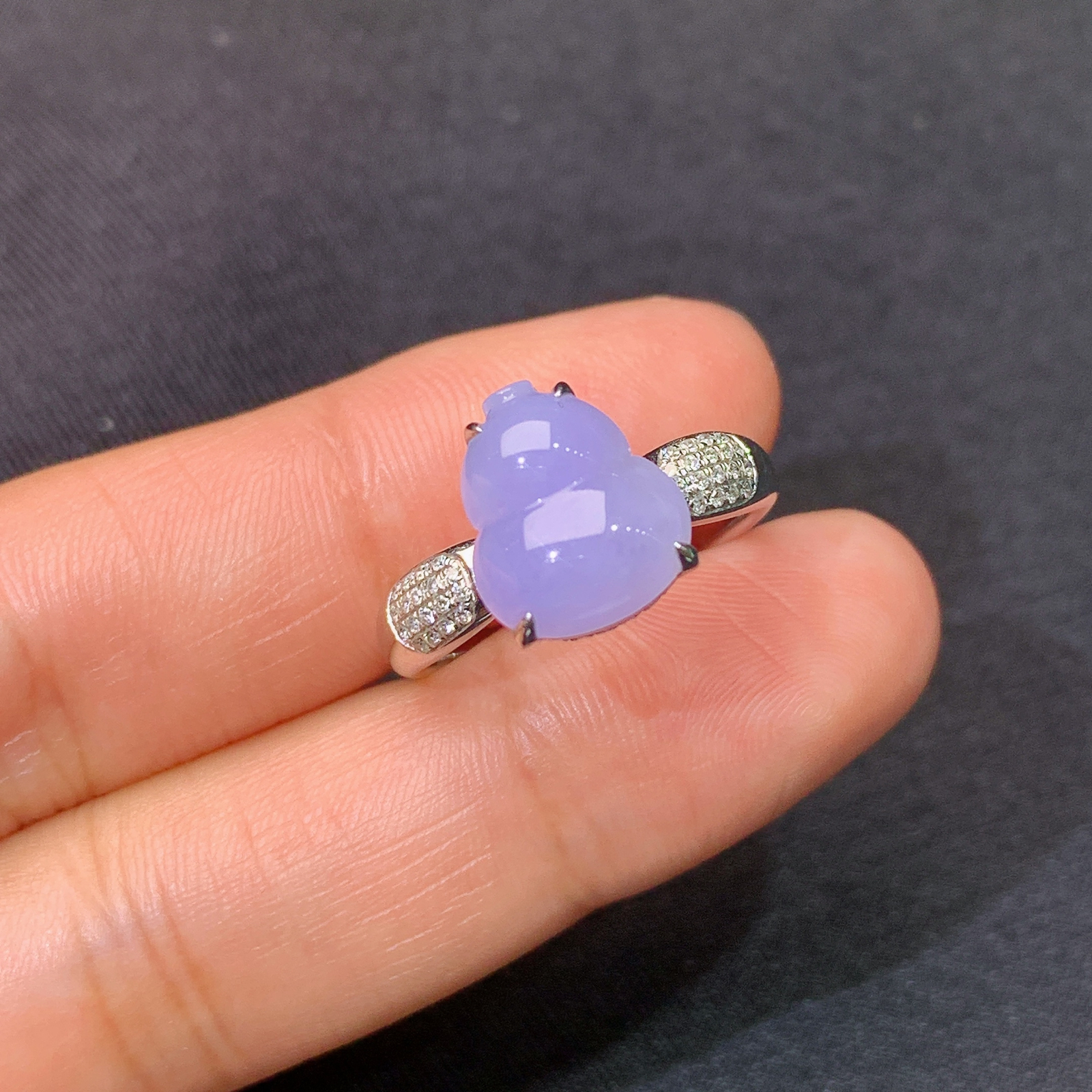 冰紫罗兰葫芦戒指，18k金镶嵌，温润细腻，颜色鲜艳，Mi 尺寸10.8*9.3*3