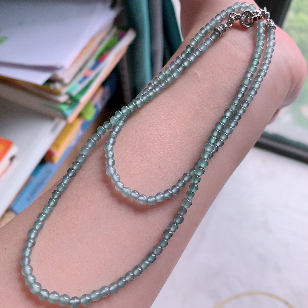 自然光实拍，冰种小米珠翡翠项链，颜色丰富，料子细腻，高档大气，自戴送礼佳品！#001.1取一尺寸3.6mm