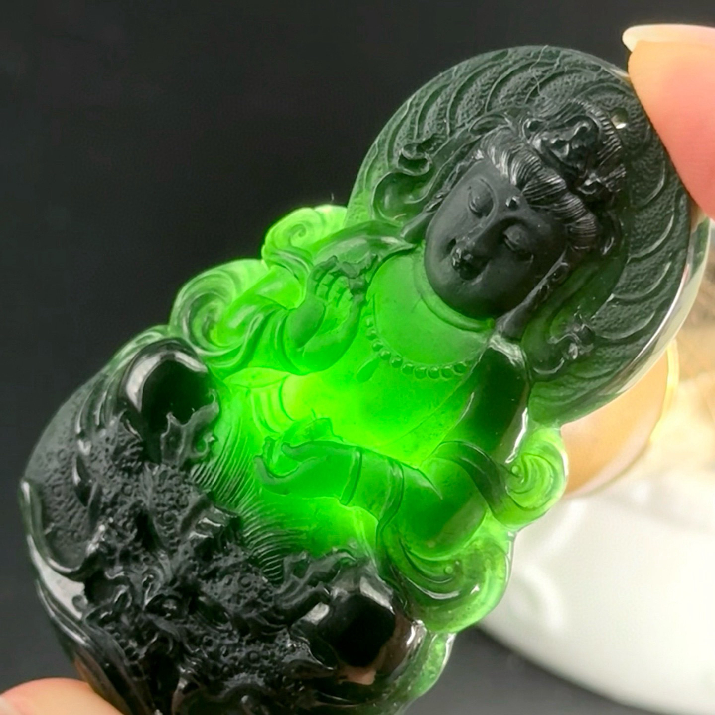 精品墨翠乘龙观音 种好色正 黑度好 打灯通透 油性十足 尺寸56.2