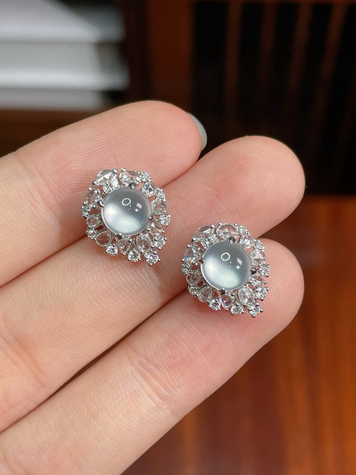 高冰蛋面耳钉 完美 18k金镶嵌